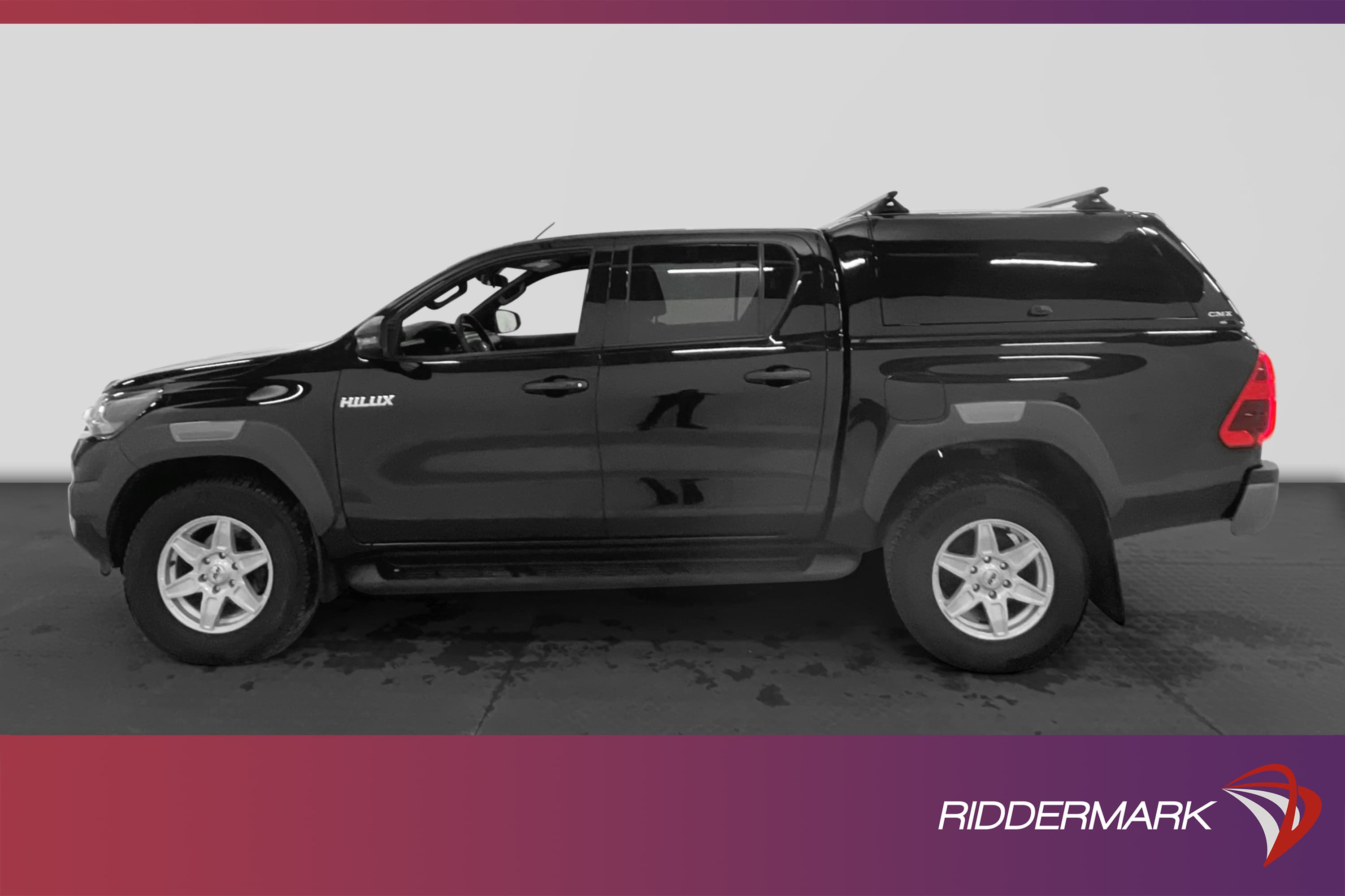 Toyota Hilux Invincible