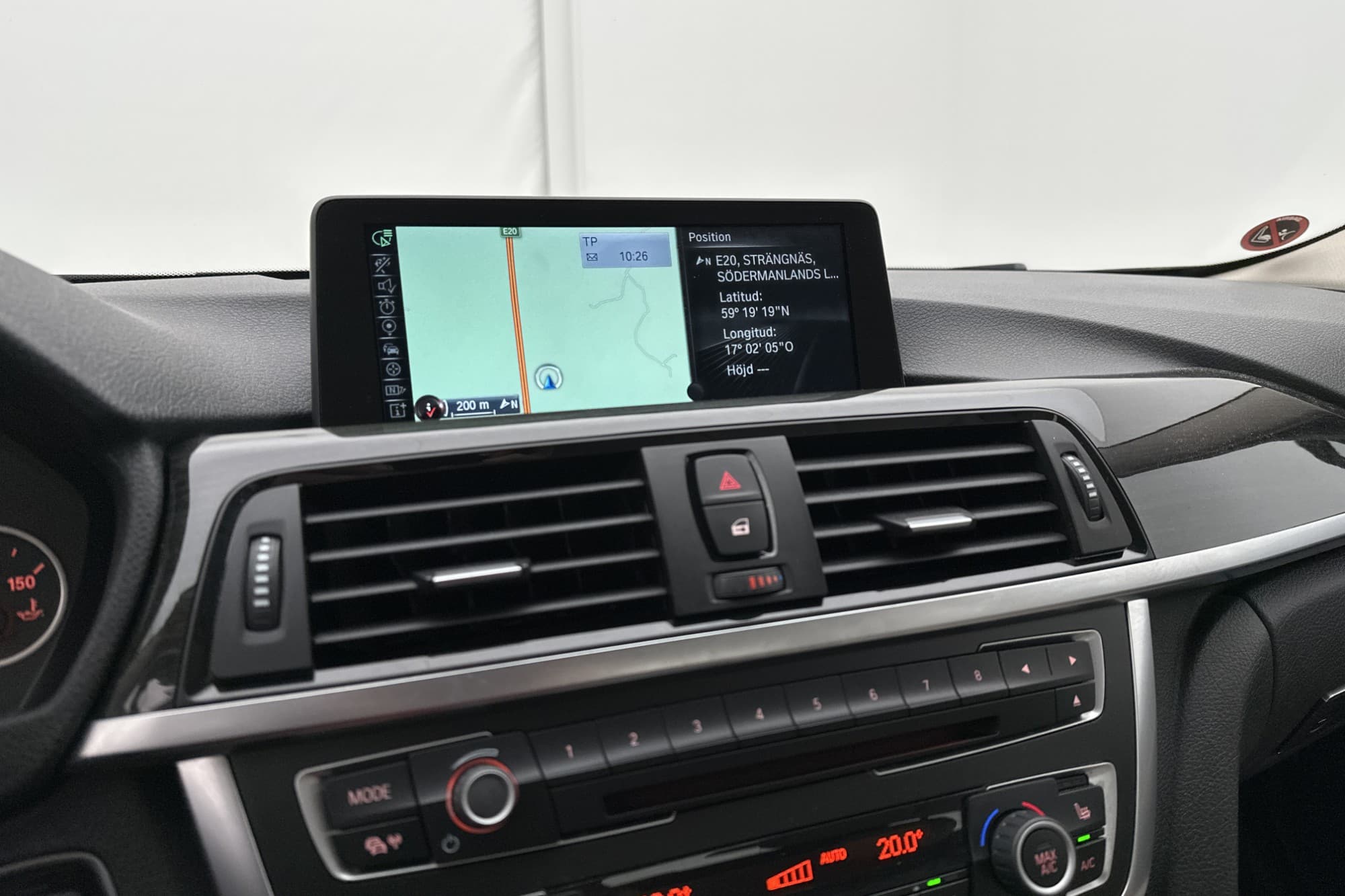 BMW 320 d xDrive 184hk Luxury Line Sensorer Navi LÅGMILAD