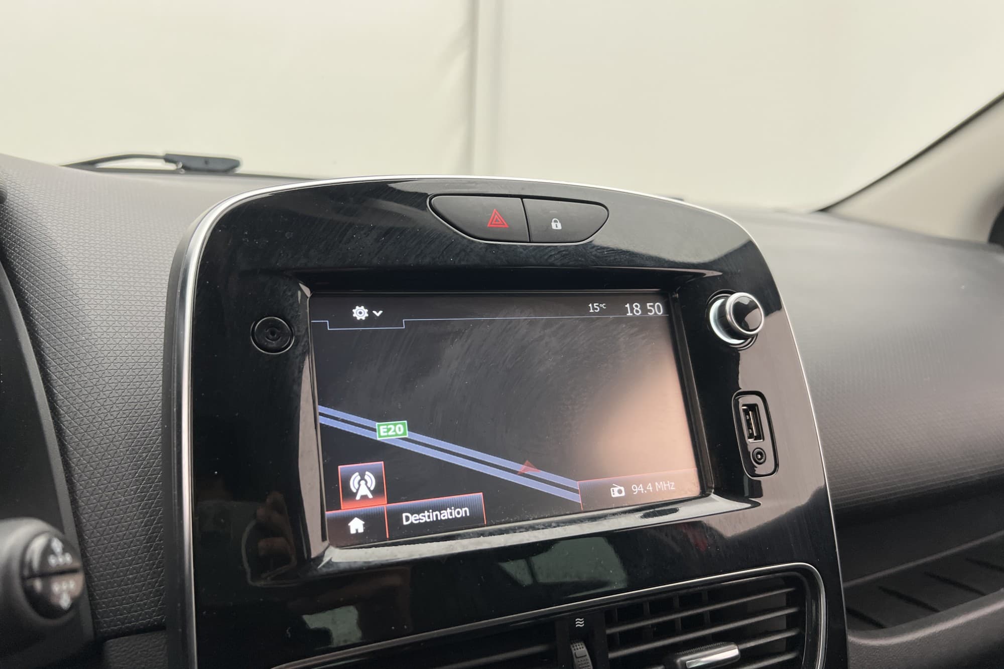 Renault Clio 0.9 TCe 90hk Intens Navi Sensorer Halvskinn