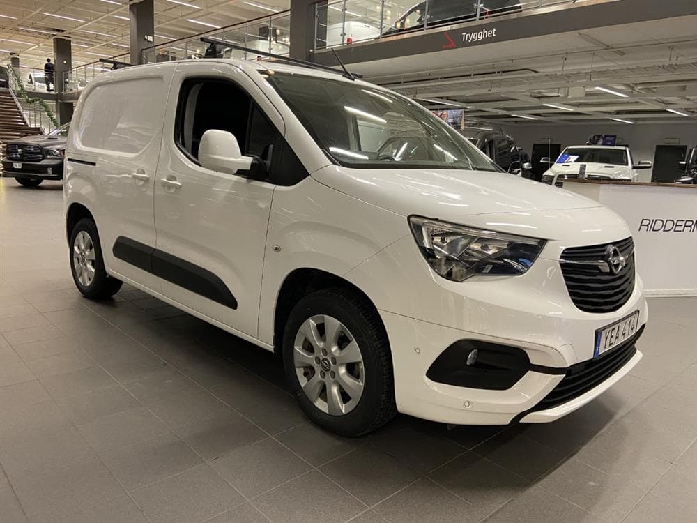 Opel Combo 1.5 CDTI Eu6 100hk PDC Navi Drag Nyservad Moms exteriör