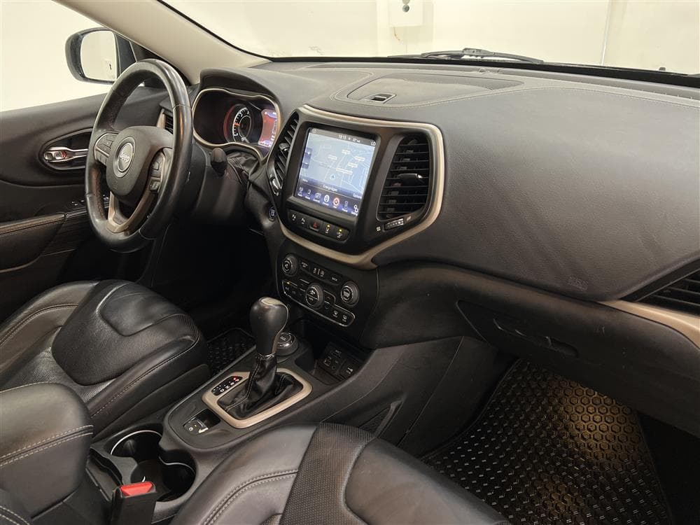 Jeep Cherokee 2.0 CRD AWD Limited Skinn B-Kam Navi 0,58l/milinteriör