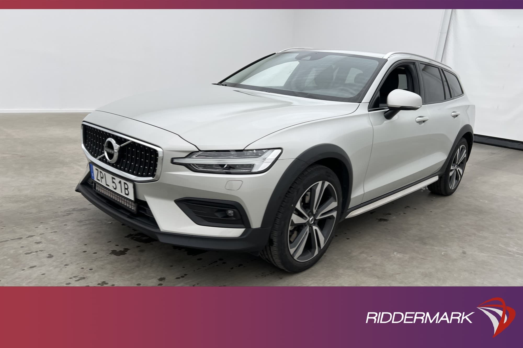 Volvo V60 Cross Country B5 AWD 250hk