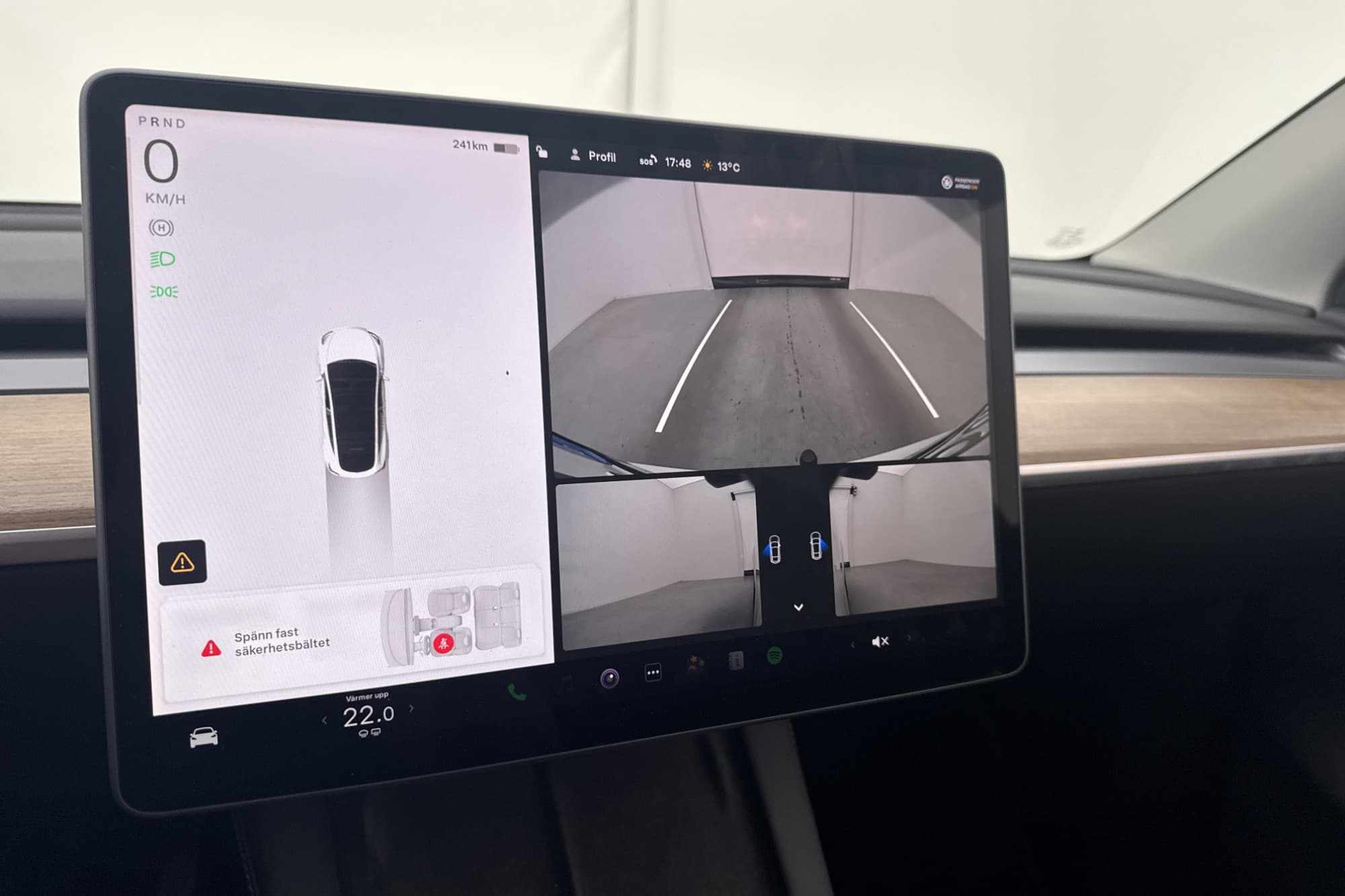 Tesla Model Y Long Range AWD Svensksåld AP Dragkrok MOMS