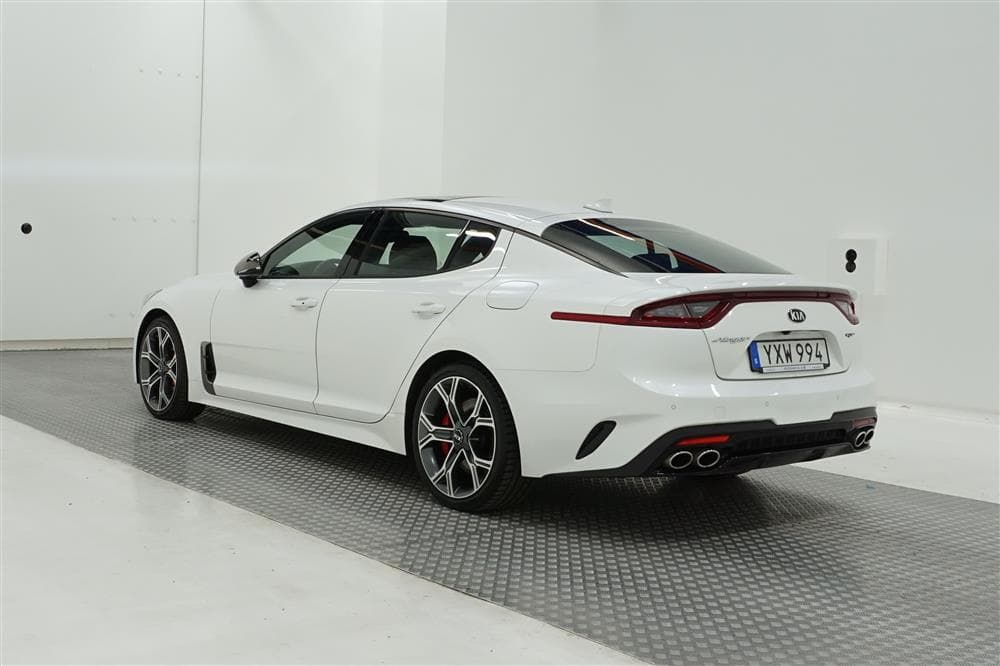 Kia Stinger AWD 370hk HUD 360° T-Lucka Navi Adaptiv exteriör