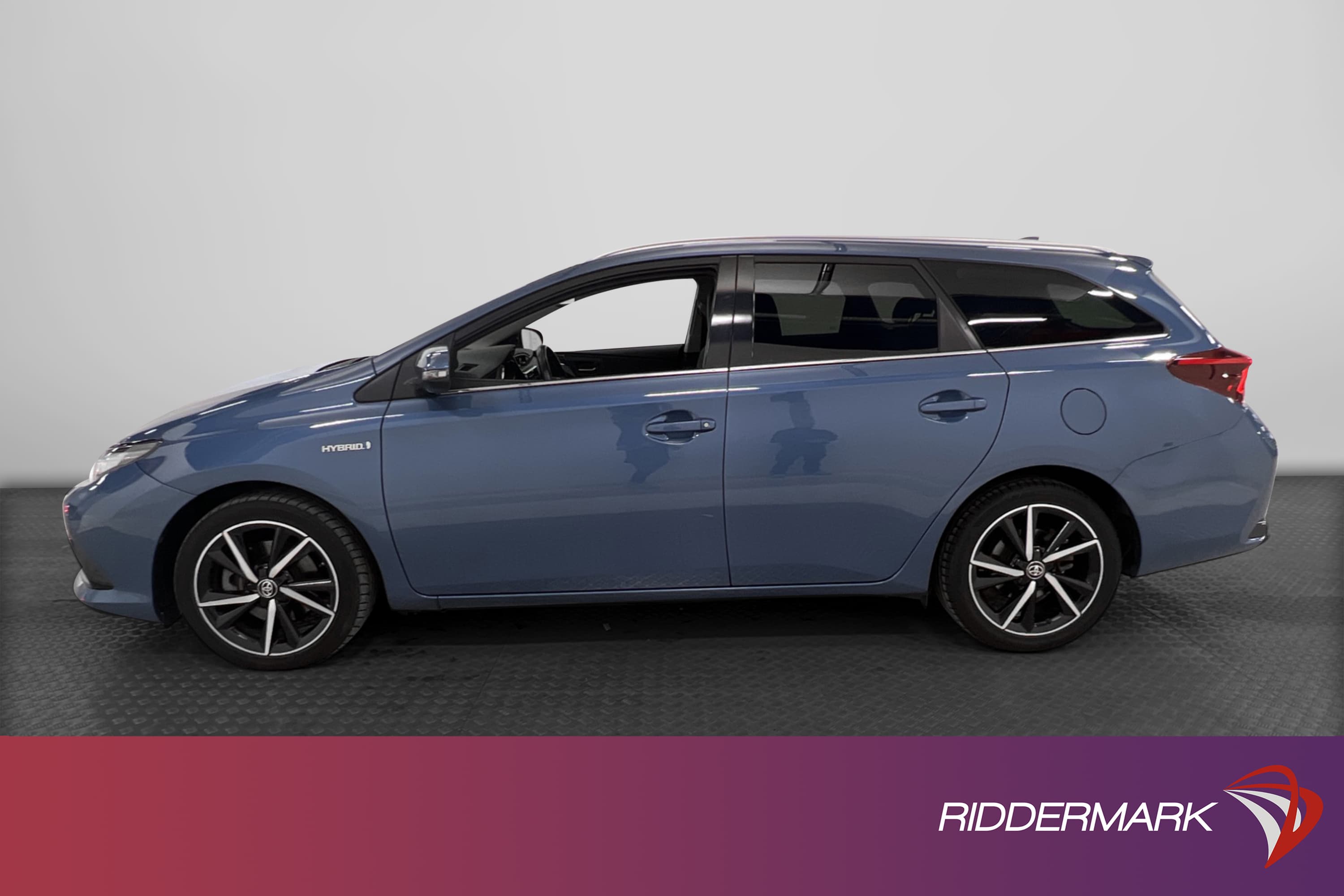Toyota Auris Sports Hybrid 136hk