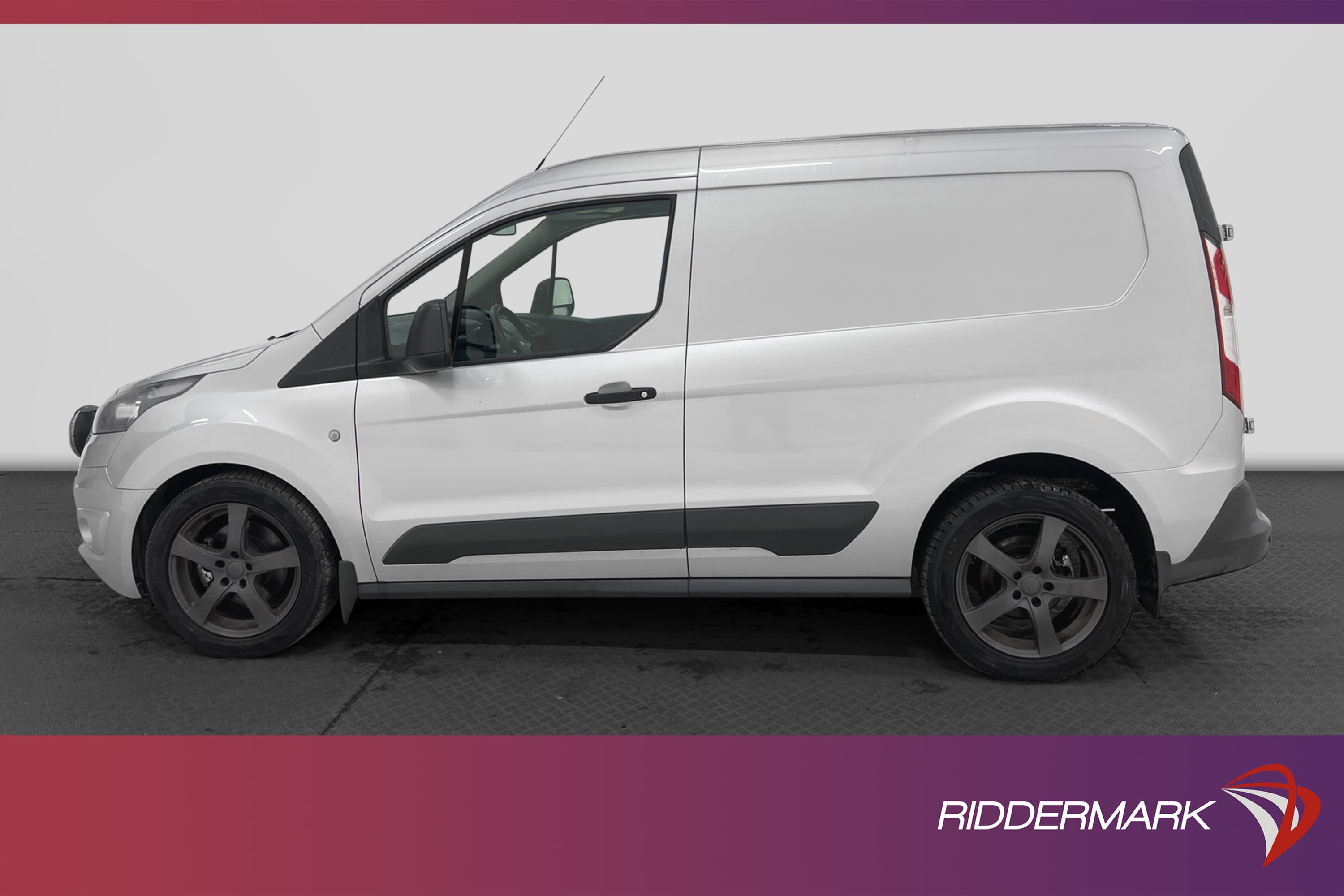 Ford Transit Connect 220