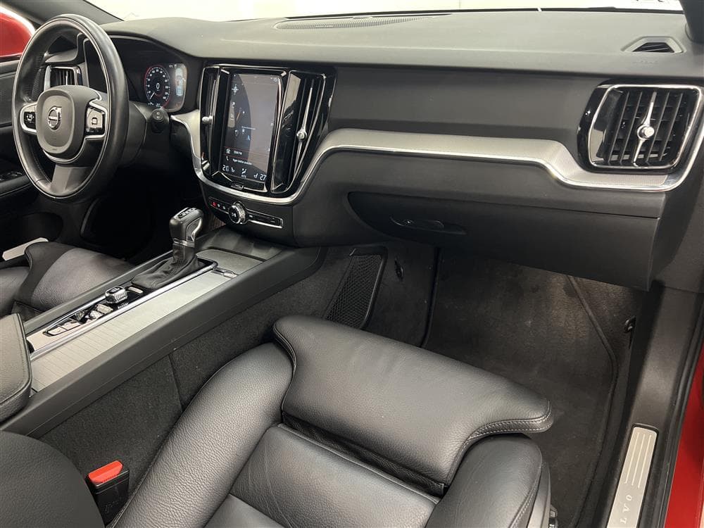 Volvo V60 T5 250hk Inscription Voc HUD B-Värm B-Kam Drag 