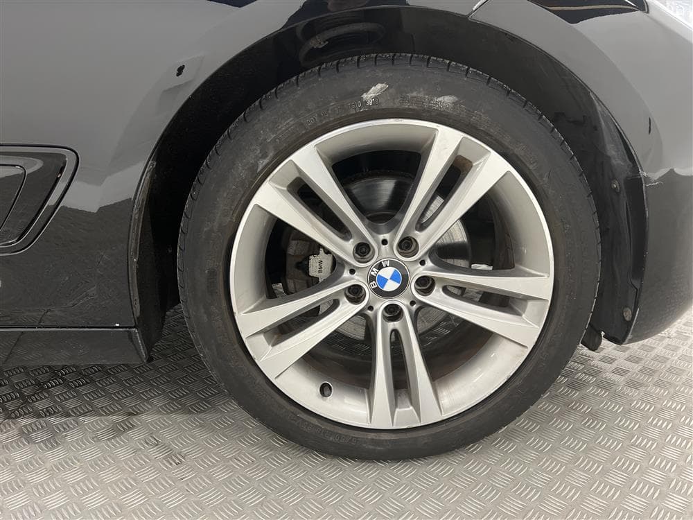 BMW 320d GT xDrive 184hk Sport line Värmare Sportavgas Draginteriör