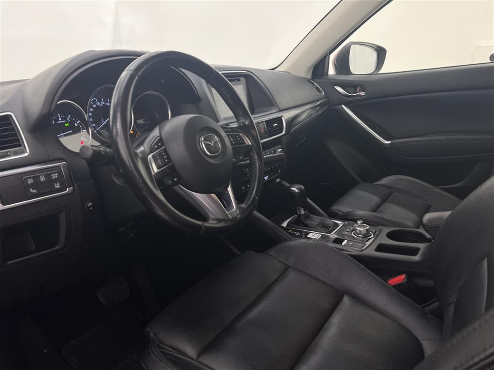 Mazda CX-5 2.5 AWD 192hk Skyactiv Välserv Navi B-kam Drag interiör