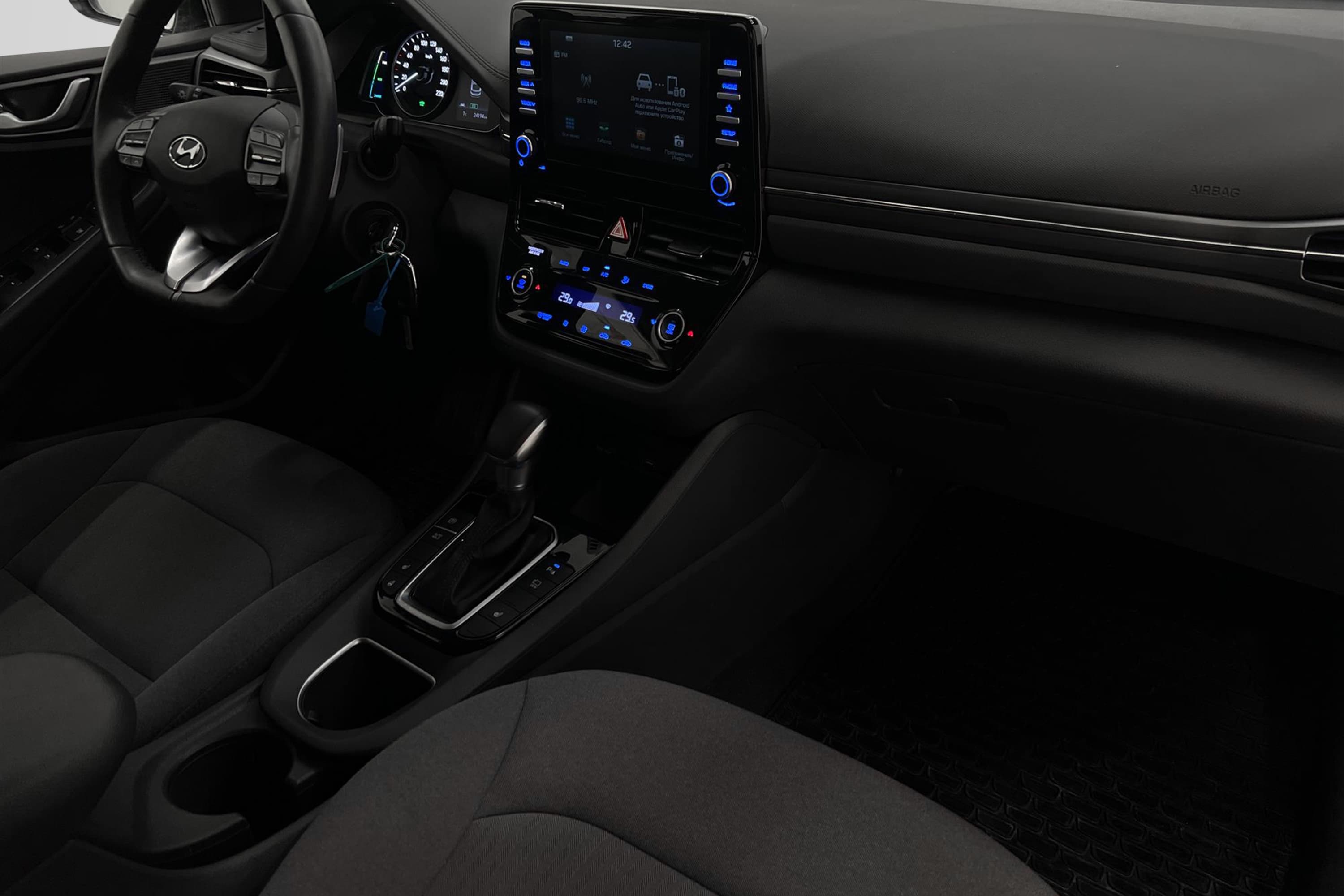 Hyundai Ioniq Hybrid 1.6 DCT 141hk Kamera Carplay 0,36l/mil