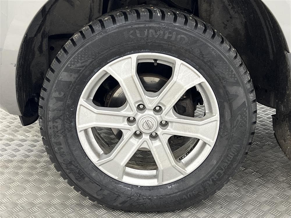 Nissan Navara 2.3 dCi Tekna 4x4 Eu6 190hk Diff Moms interiör