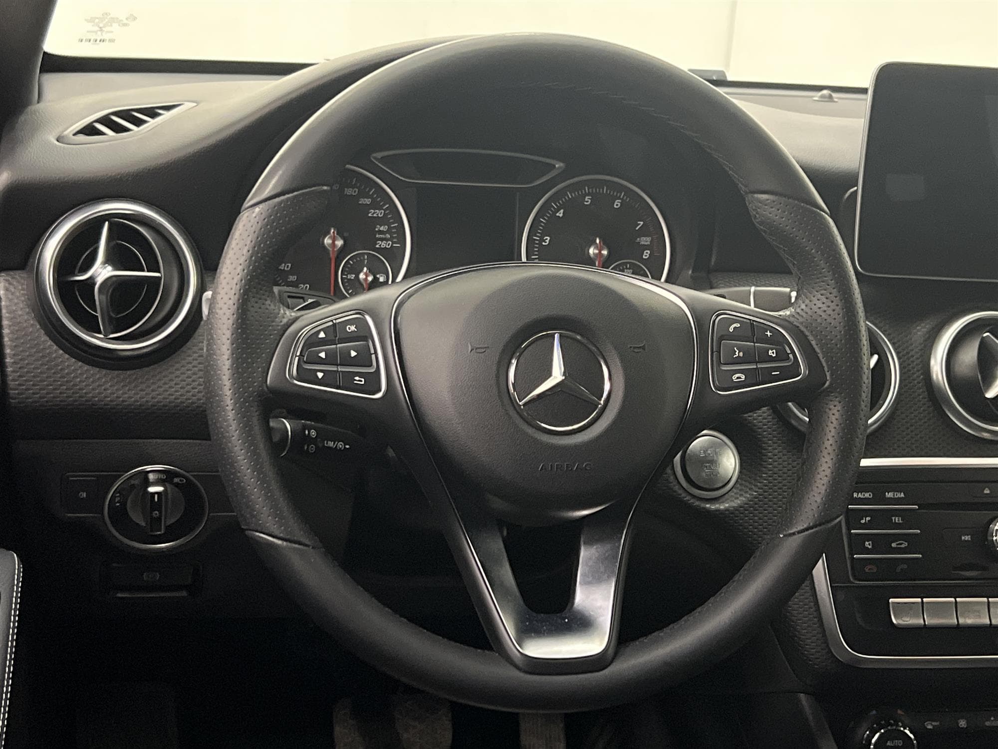 Mercedes-Benz A 180 122hk 7G-DCT AMG  Kamera Nybes 0.42l/mil