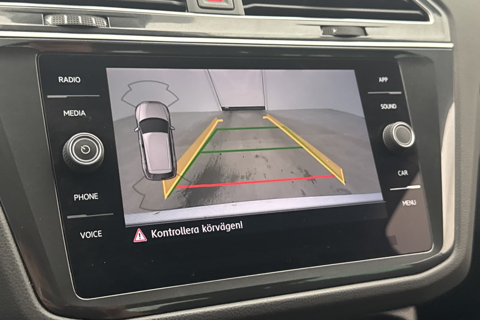 Volkswagen Tiguan TSI 4M 150hk P-Värm Cockpit CarPlay Kamera