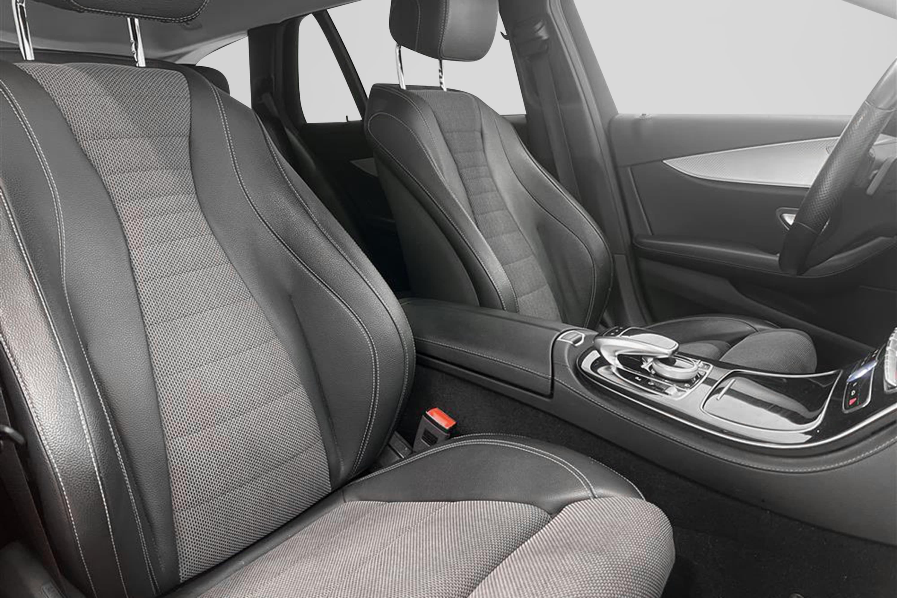 Mercedes-Benz E 220d 4M All-T 194hk D-värm Burmester 360°interiör