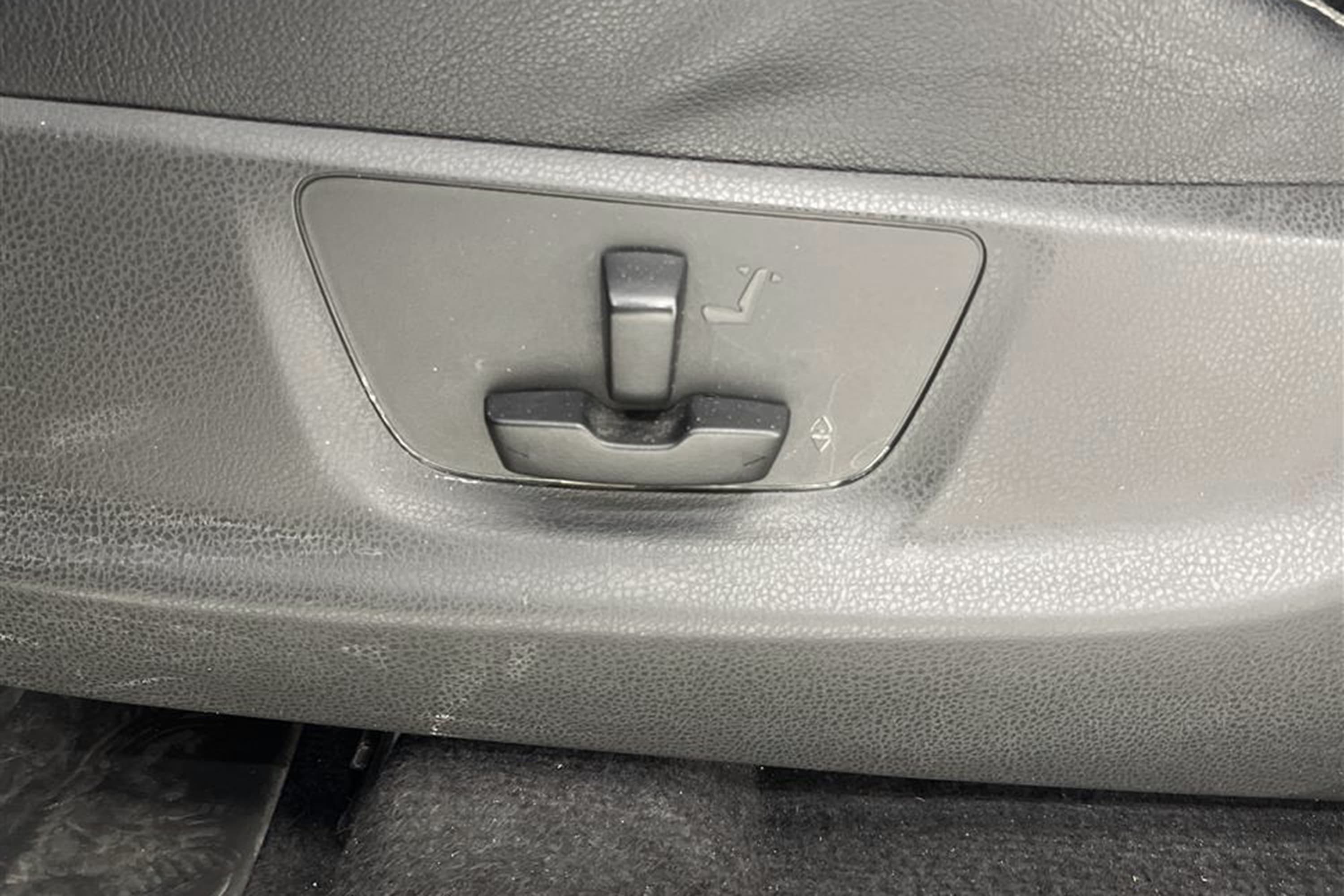 Isuzu D-MAX 1.9 DDI 4WD Automat Kamera Dragkrok Moms interiör