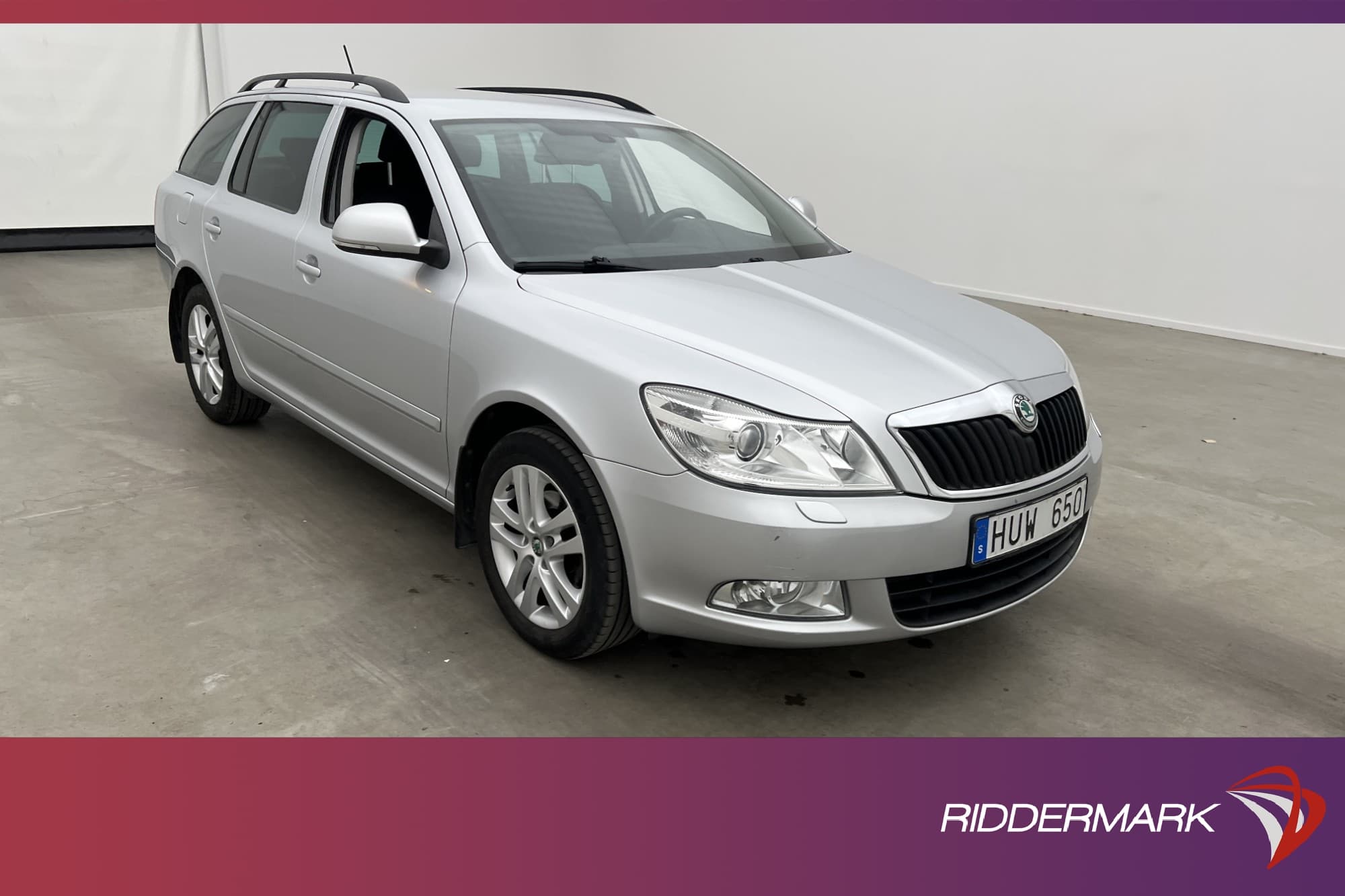Skoda Octavia Kombi 1.6 TDI 105hk Tre-Brukare Sensorer Drag