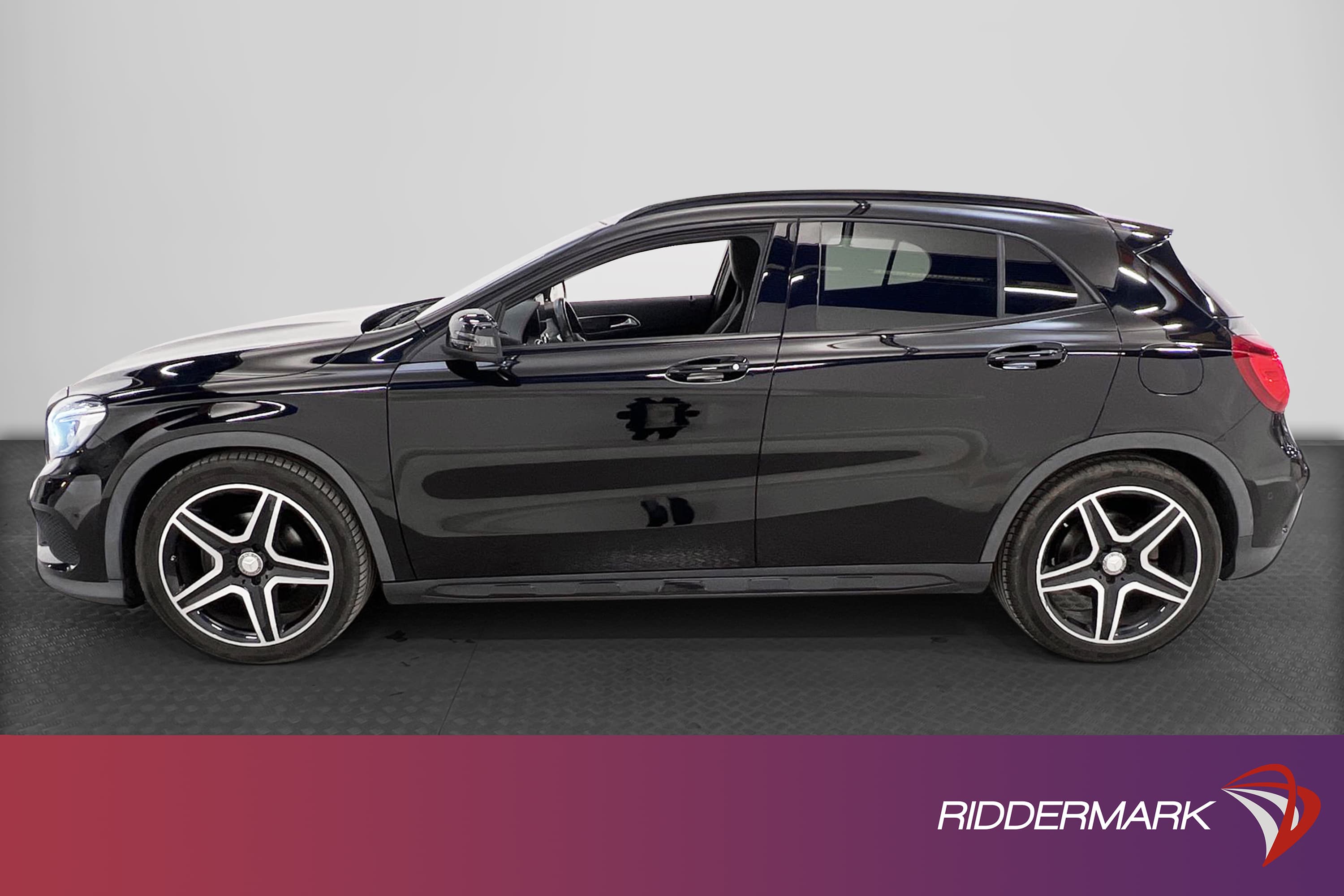 Mercedes-Benz GLA 200 156hk AMG Pano B-Värm