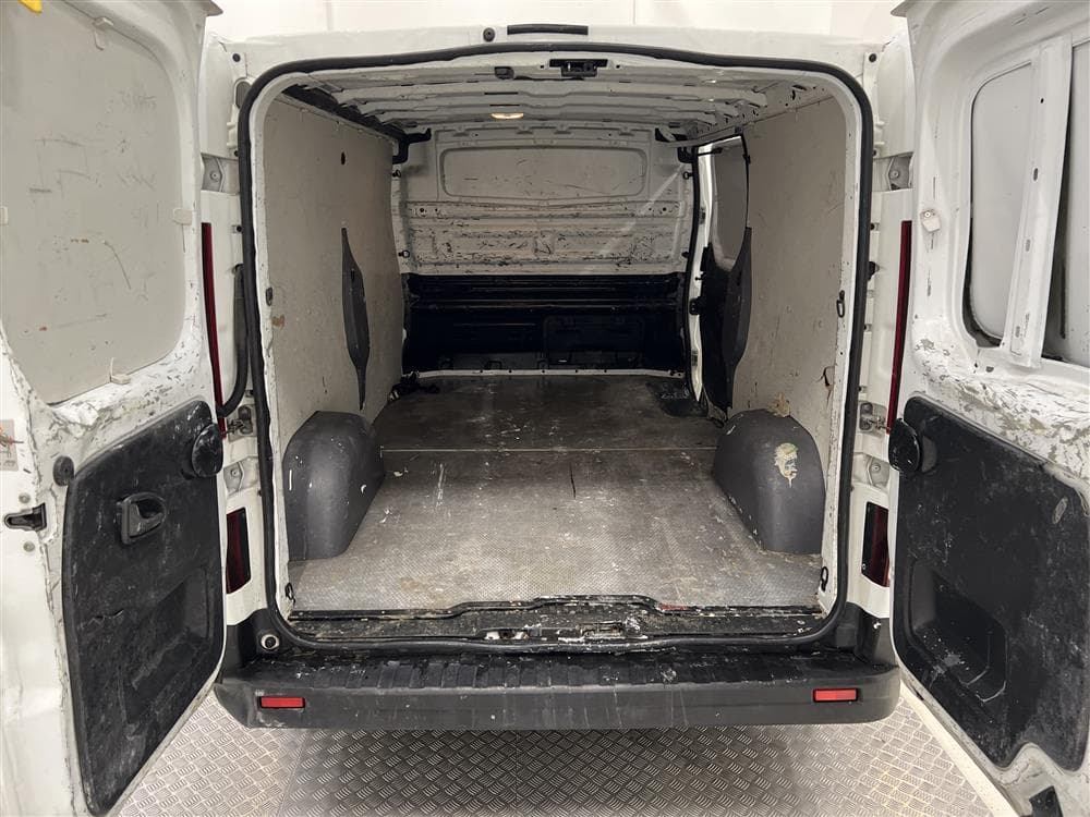 Nissan NV300 1.6 dCi Eu6 120hk Lång Värmare Moms 