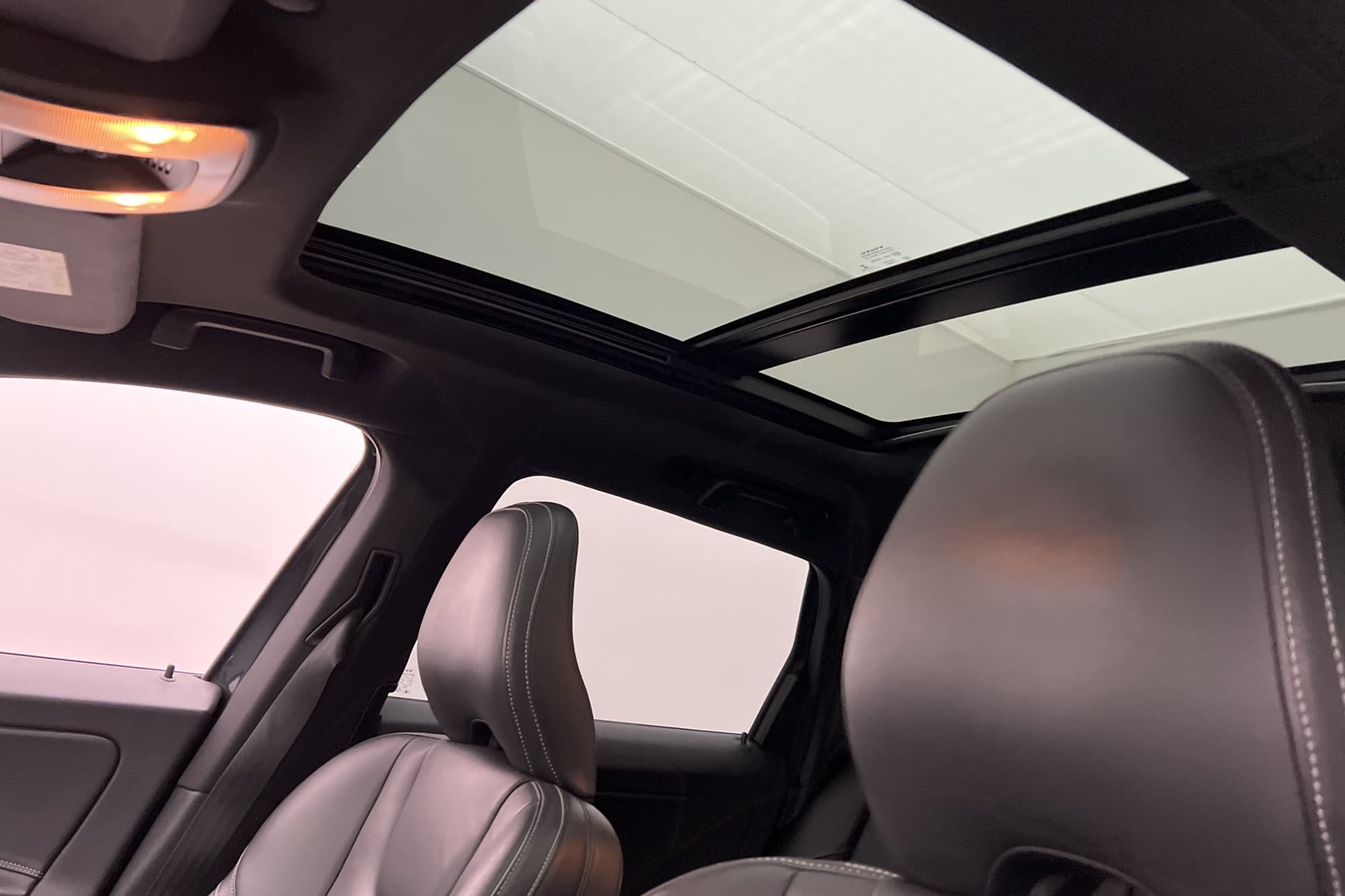 Volvo XC60 D4 AWD 190hk R-Design Pano D-Värm Skinn Drag Navi