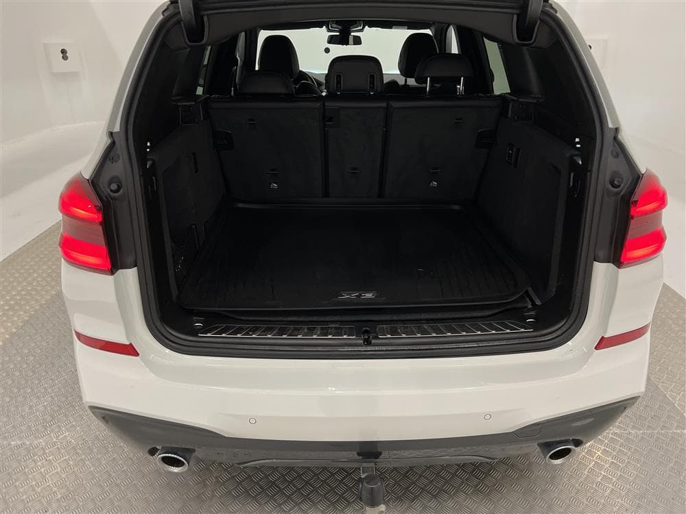 BMW X3 xDrive20d 190hk M Sport 360° D-värm HUD Navi Drag