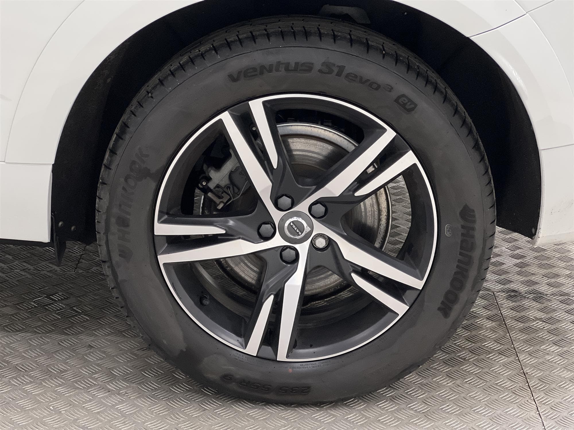 Volvo XC60 T5 250hk AWD R-Design P-Värm Navi B-Kam VoC H/Kinteriör