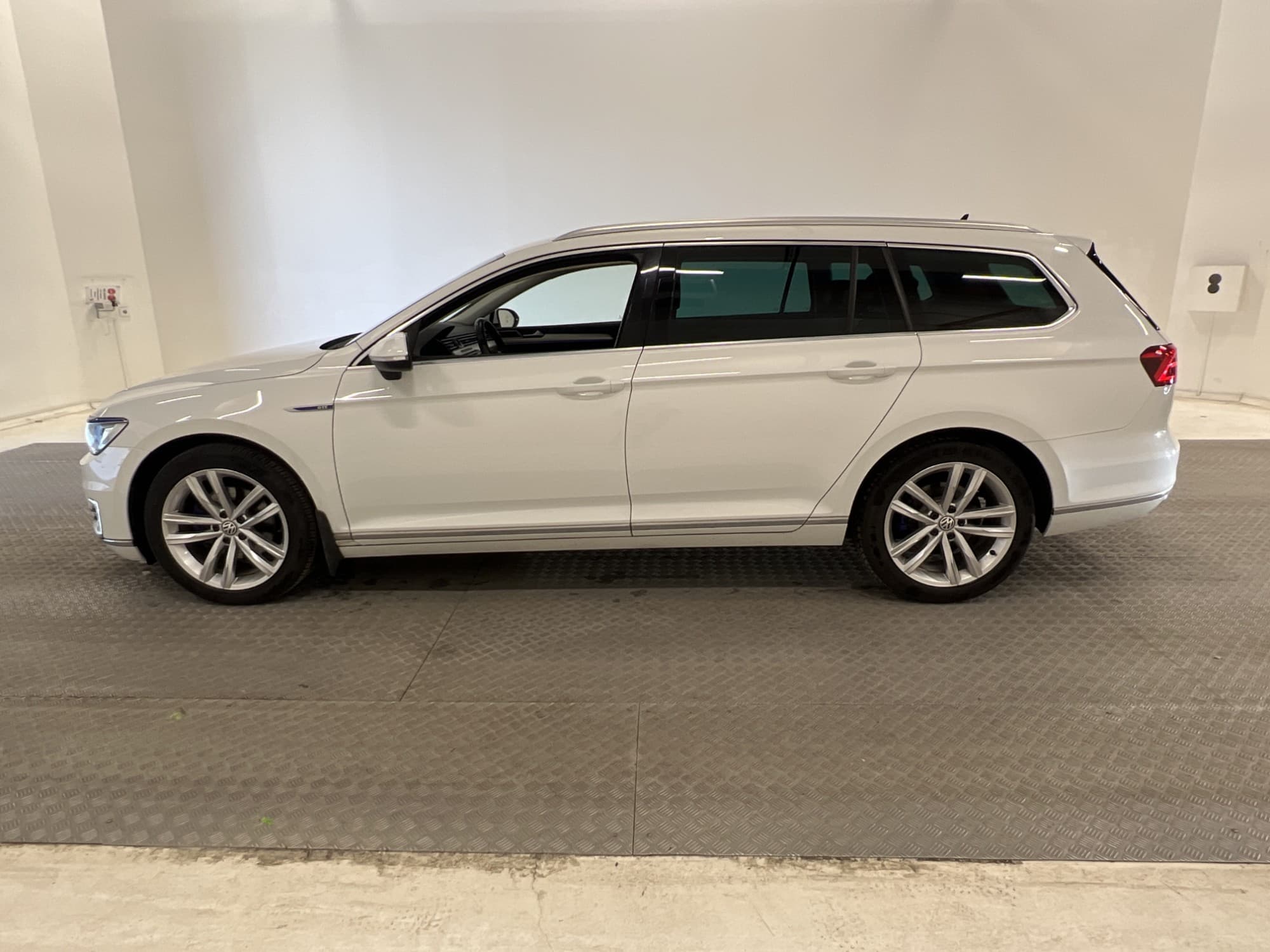 Volkswagen Passat GTE 218hk