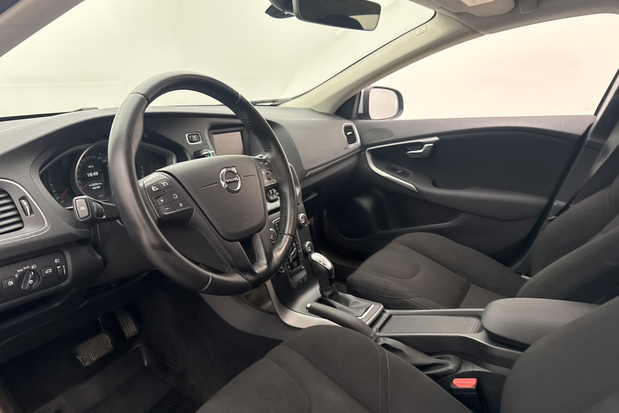 Volvo V40 D2 120hk Kinetic Värmare Sensorer Farthållare Drag