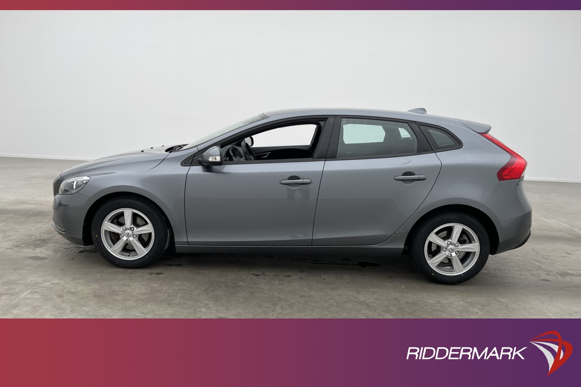 Volvo V40 T2 122hk