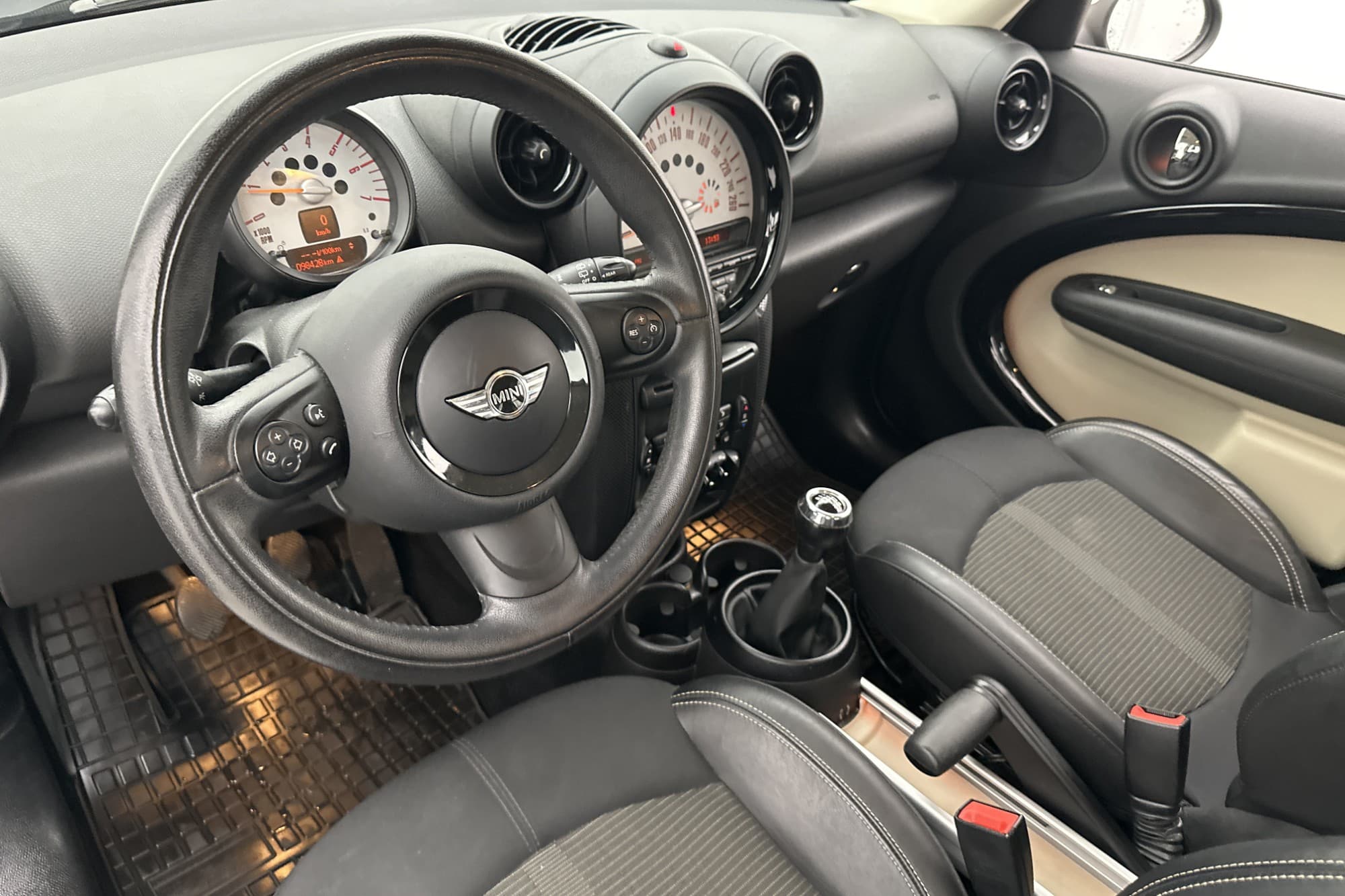 MINI Countryman D ALL4 112hk Chili Farthållare Halvskinn