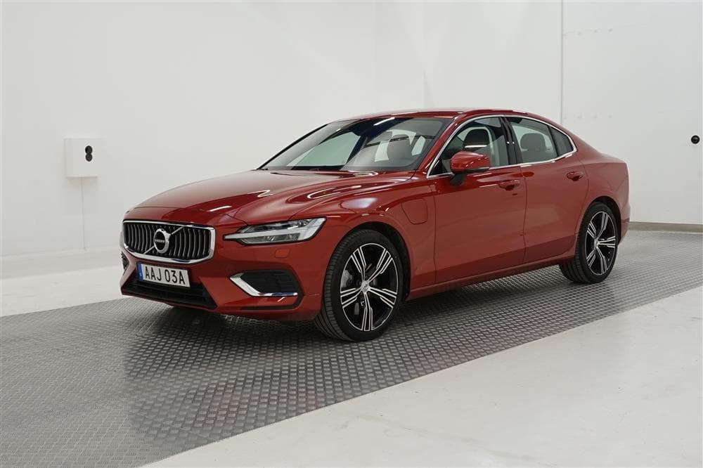 Volvo S60 T8 AWD TwEn 392hk Inscription Backkamera Skinnexteriör