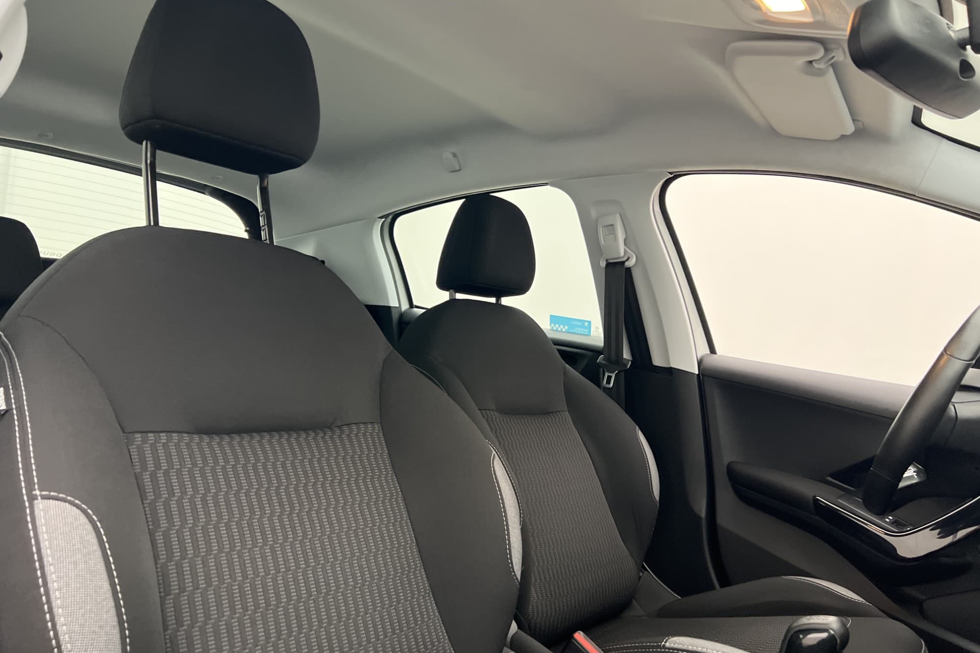 Peugeot 208 PureTech 82hk Bluetooth Farthållare Låg-skatt
