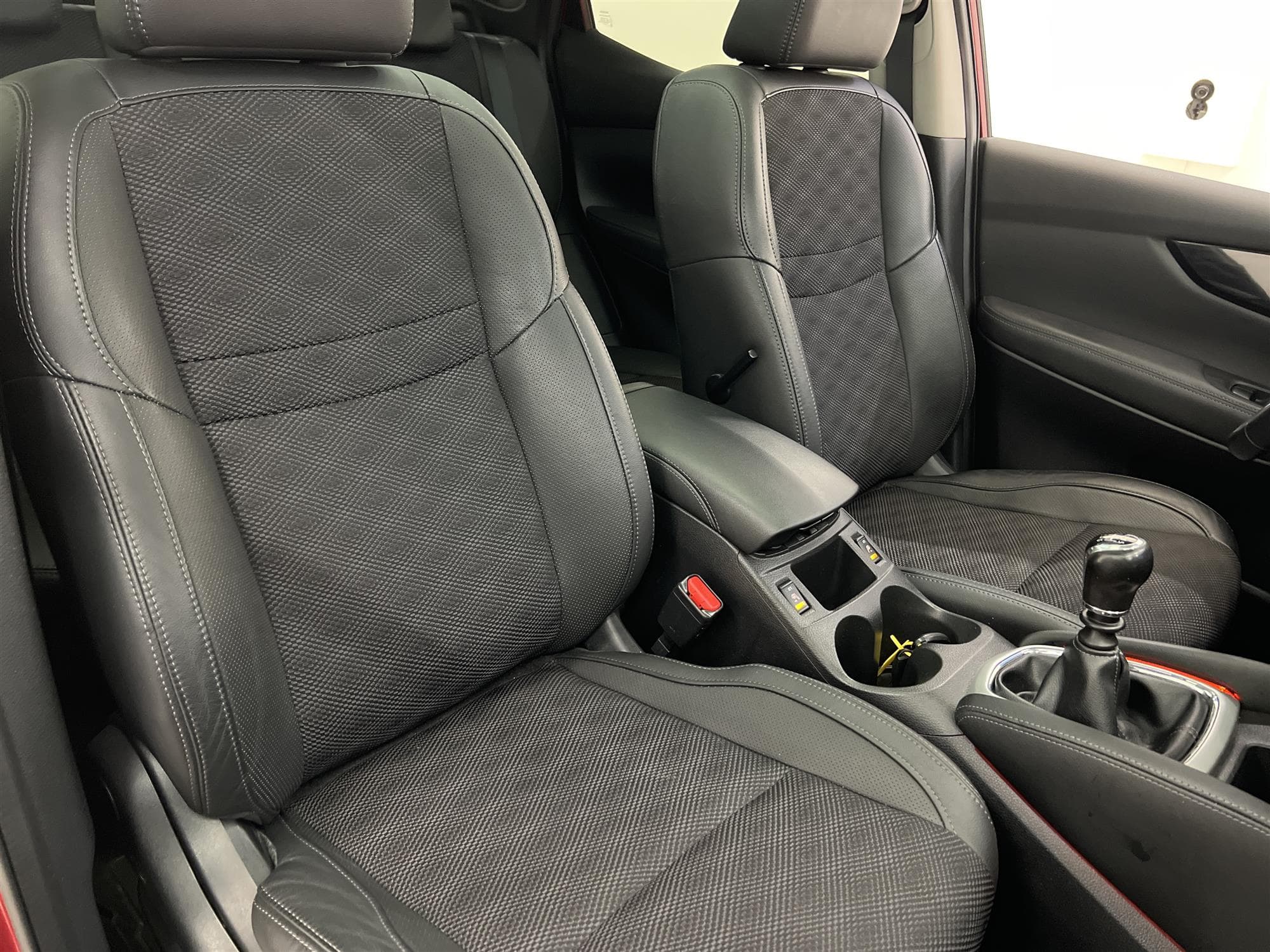 Nissan Qashqai 1.2 115hk 2 Brukare M&K-Värm Pano 360 Navi 