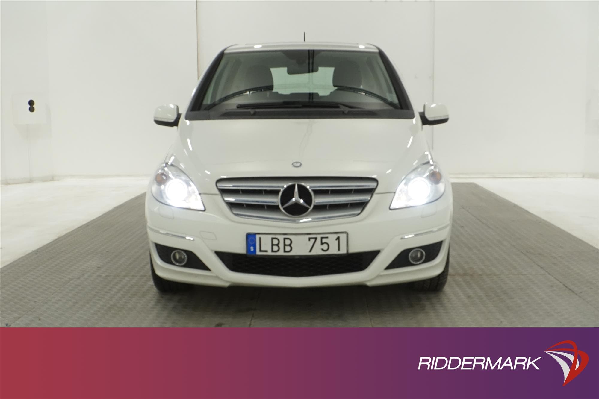 Mercedes-Benz B 180 116hk