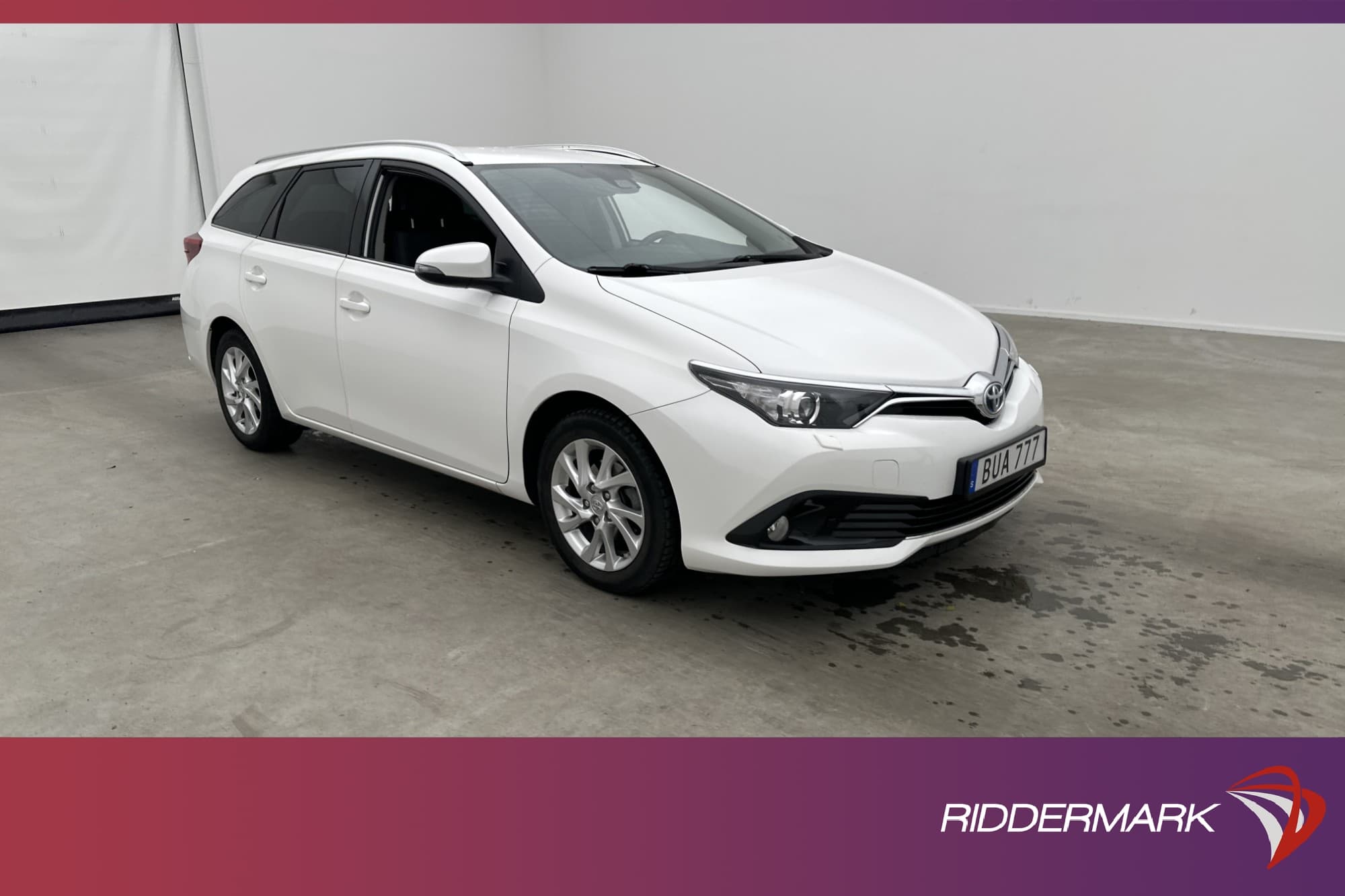 Toyota Auris Touring Sports Hybrid 136hk