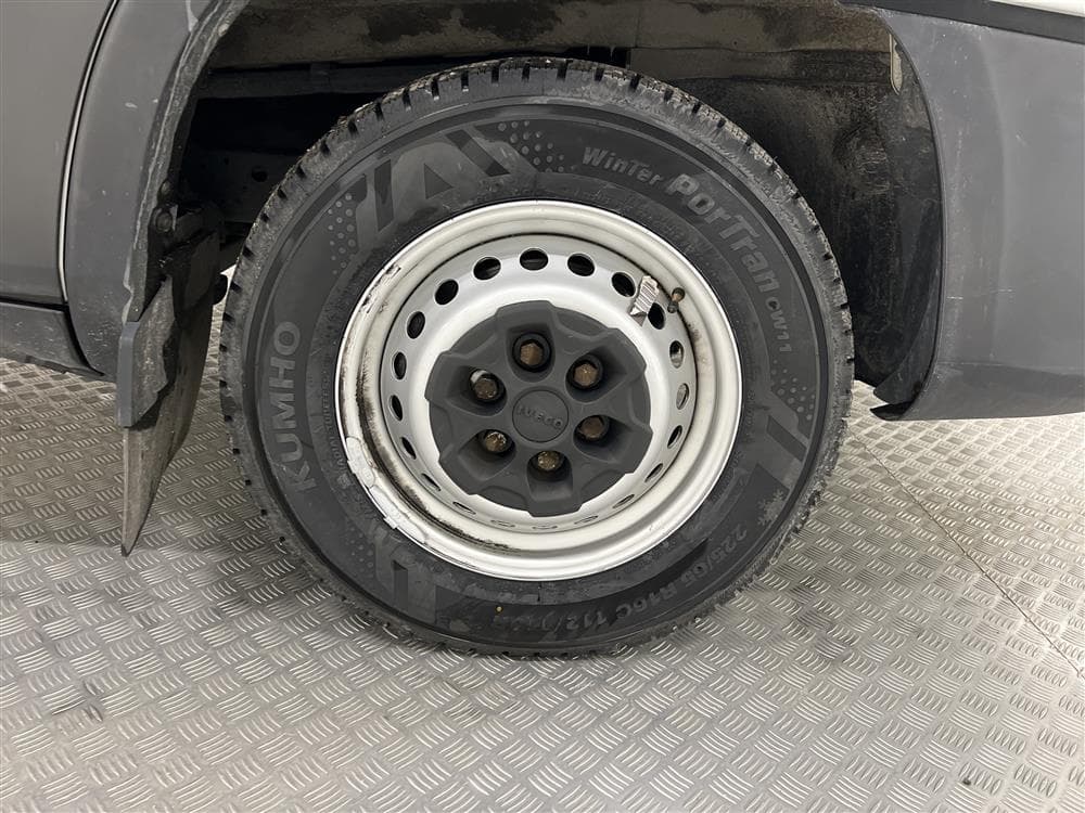 Iveco Daily 35 Automat Bakgavel Kamera Värmare Moms 