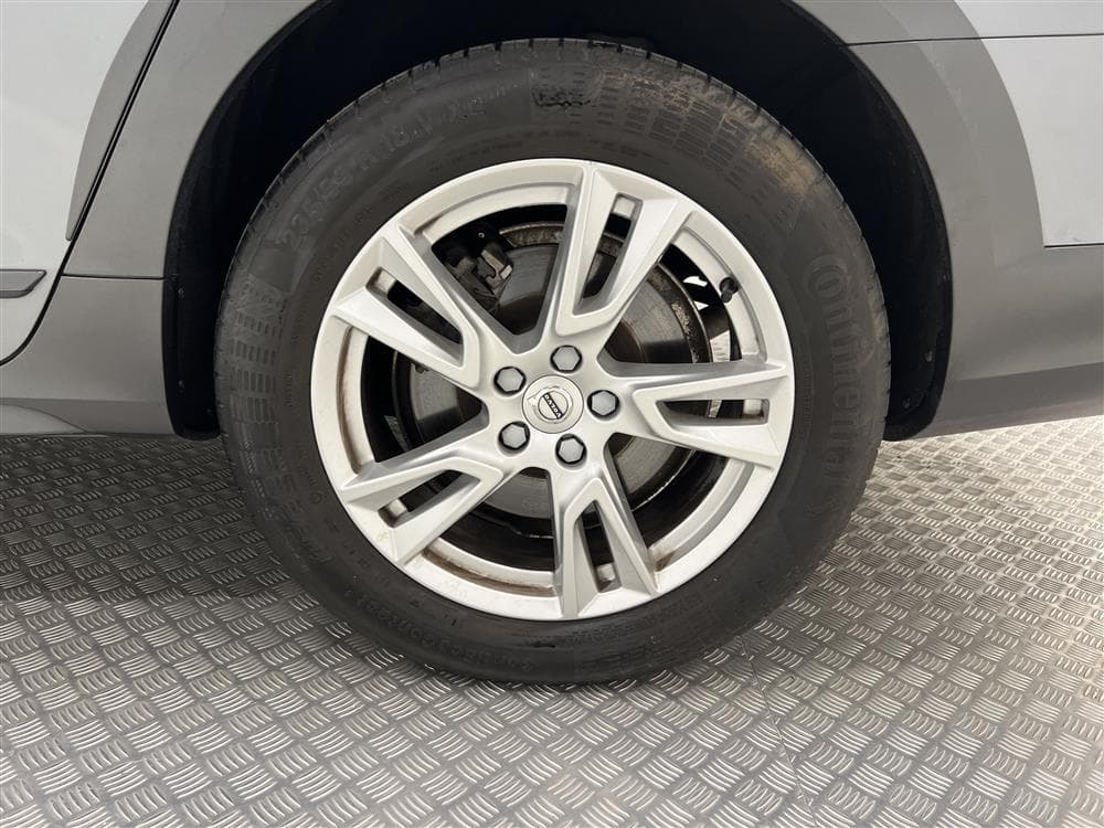 Volvo V90 D4 Cross Country AWD 190hk VOC Värmare Kamera Draginteriör
