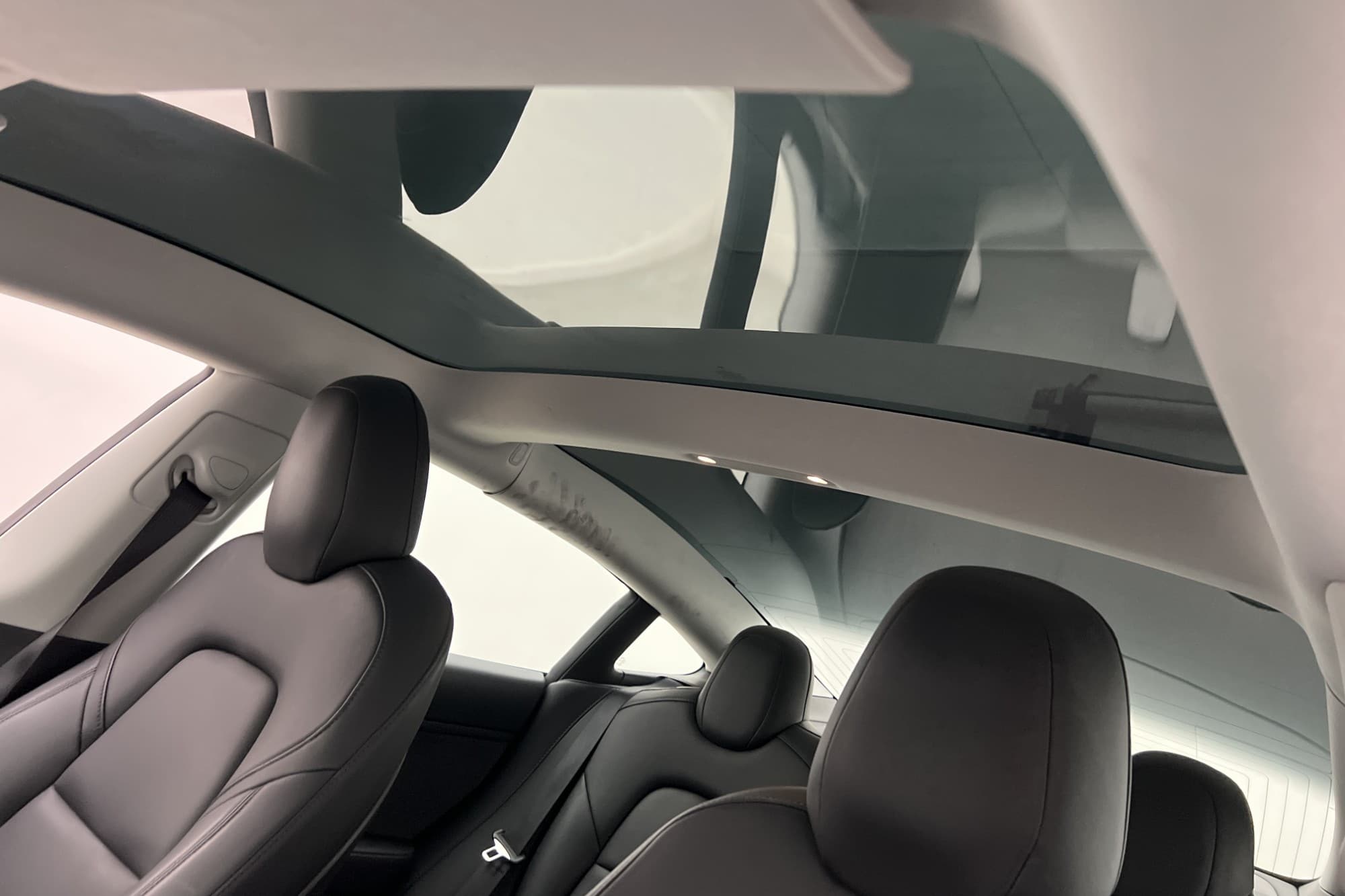 Tesla Model 3 Long Range AWD Svensksåld Autopilot