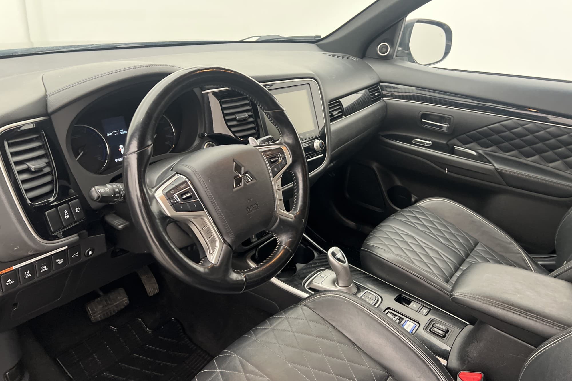 Mitsubishi Outlander PHEV AWD 230hk Business X 360° MOMS