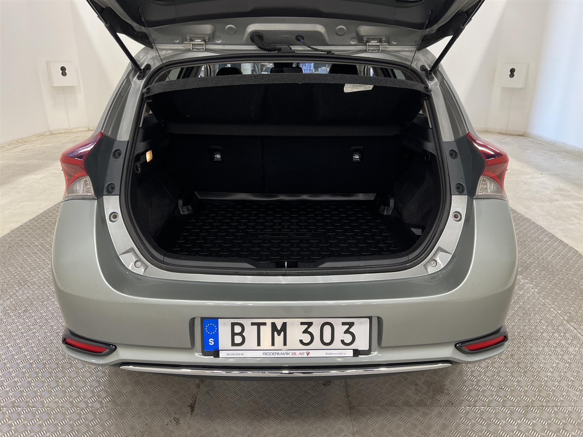 Toyota Auris Hybrid e-CVT 136hk B-Kam 360kr Skatt 0,39L/mil