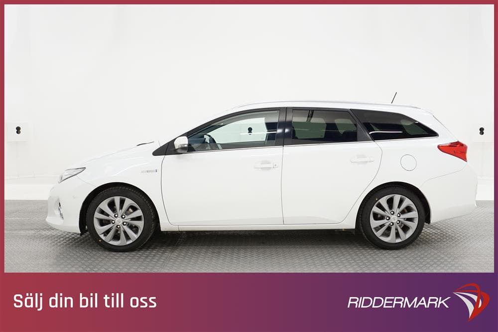 Toyota Auris 1.8 HSD Touring Sports 99hk