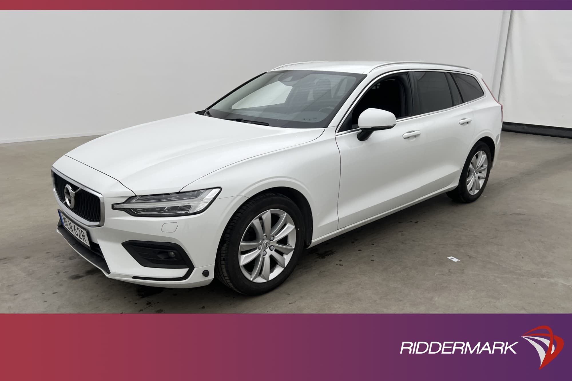 Volvo V60 D4 190hk Momentum Adv VOC D-Värm Kamera BLIS Drag