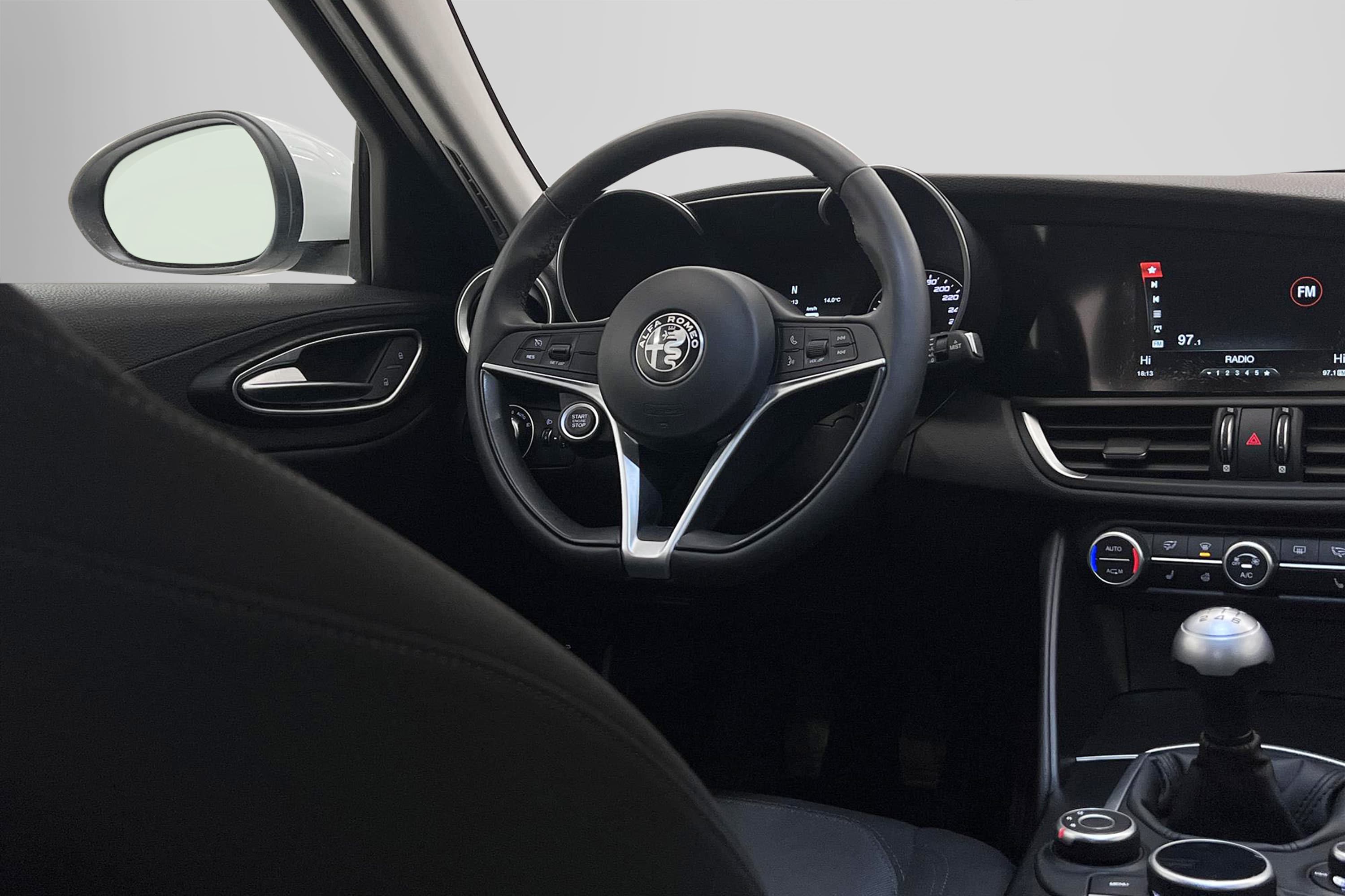 Alfa Romeo Giulia 2.2 JTDM 150hk B-Kamera Välserv 0,35L/mil