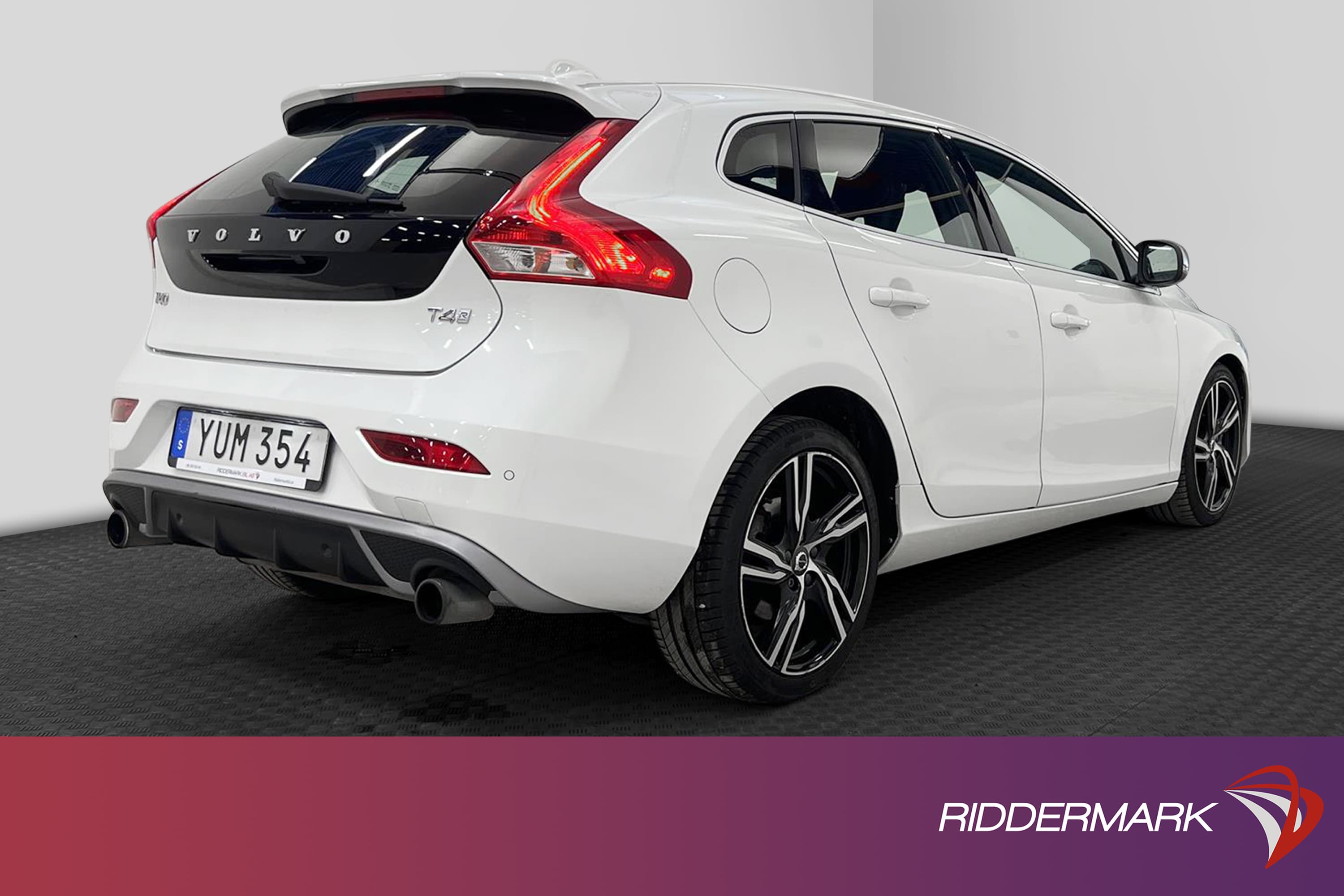 Volvo V40 T4 190hk R Design H/K Skinn Navi B-Kam 0,46L/mil