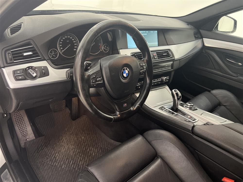 BMW 535d Sedan 299hk M-Sport M-värm Hifi Navi Skinn interiör