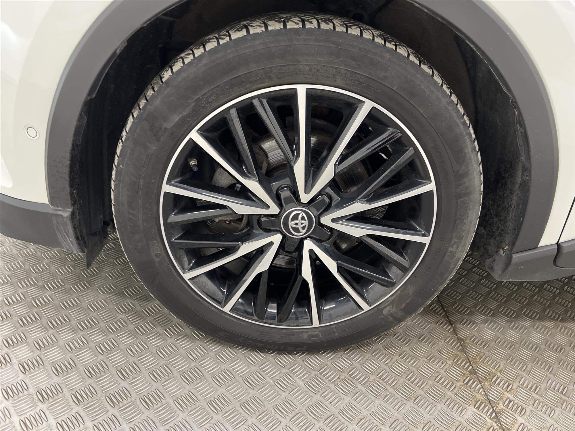 Toyota C-HR  Hybrid 122hk Executive JBL Navi Skinn Dragkrok