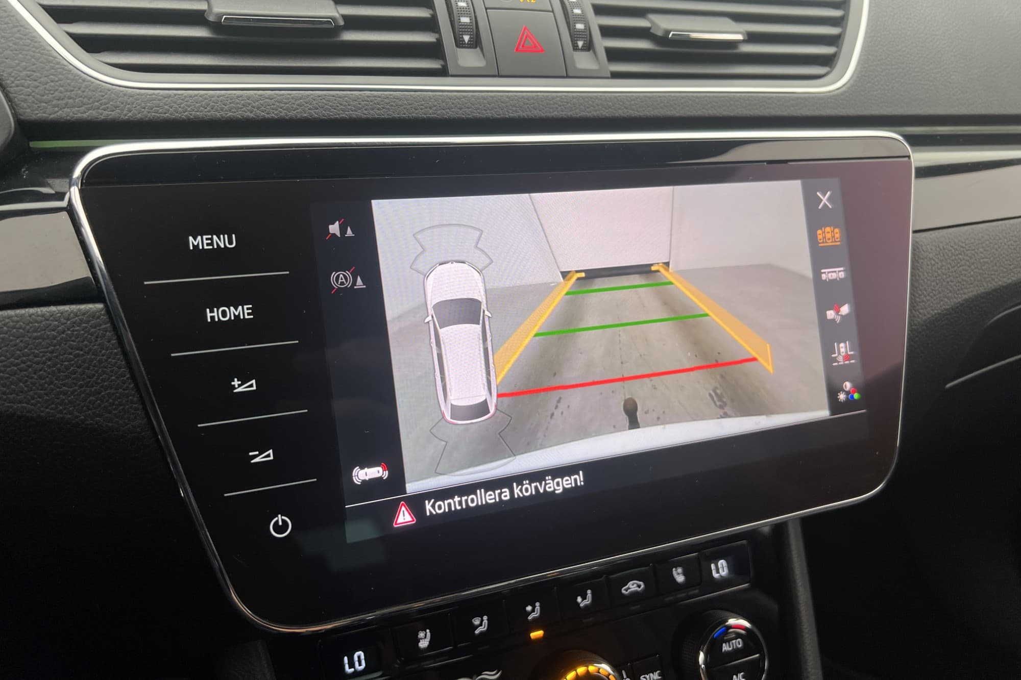 Skoda Superb Kombi TDI 4x4 L&K Canton Värm Kamera Drag