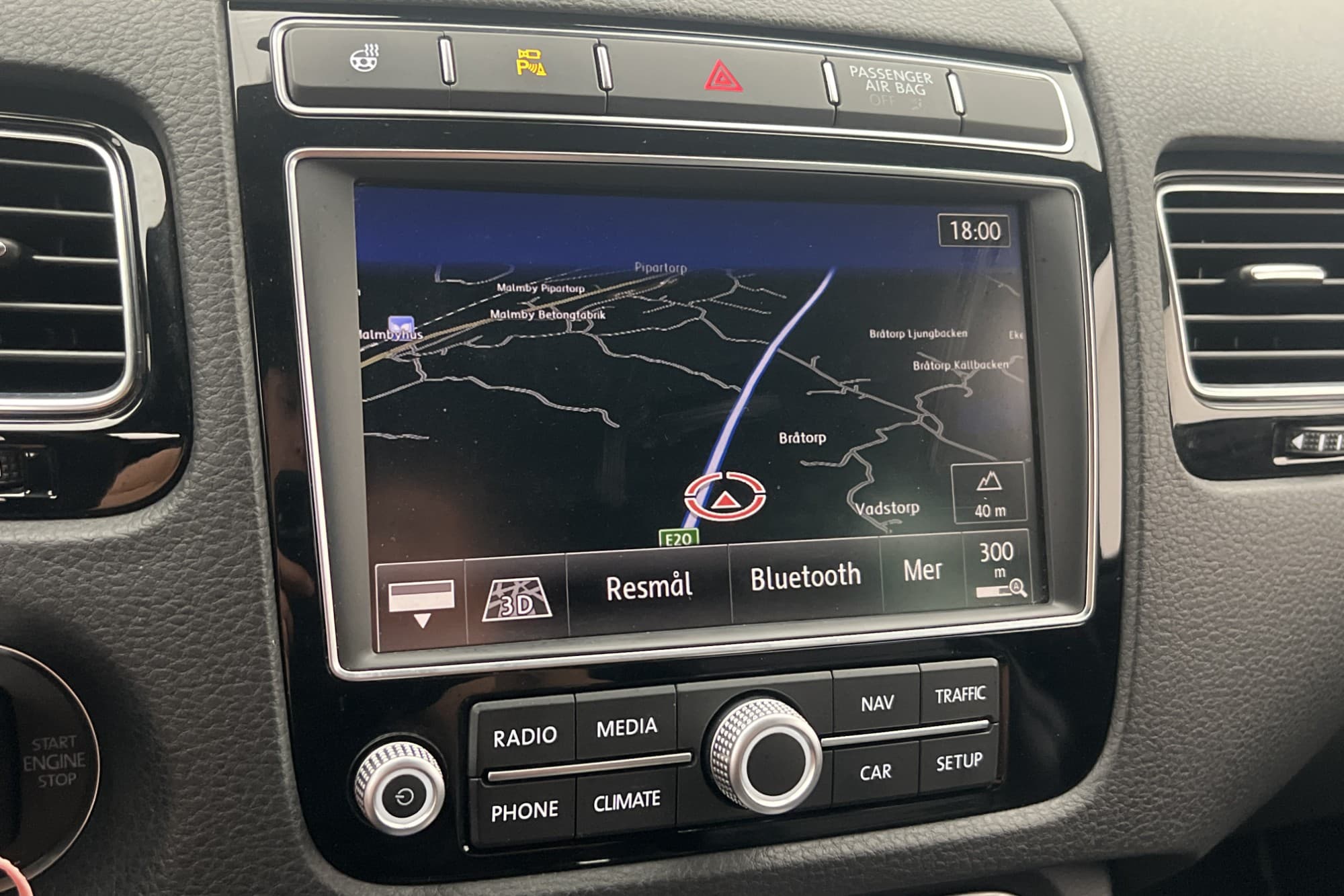 Volkswagen Touareg V8 340hk 4M R-Line Läder 360K Luft Värm