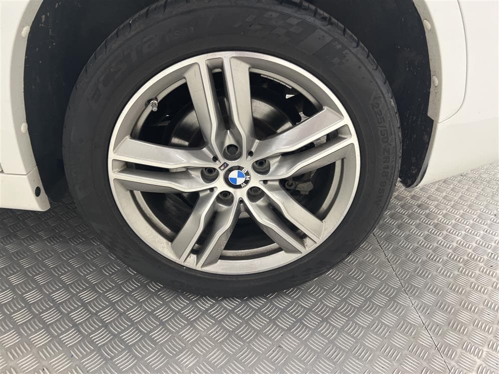 BMW X1 xDrive 20d 190hk M-Sport M-Värm B-Kamera 0,49l/milinteriör