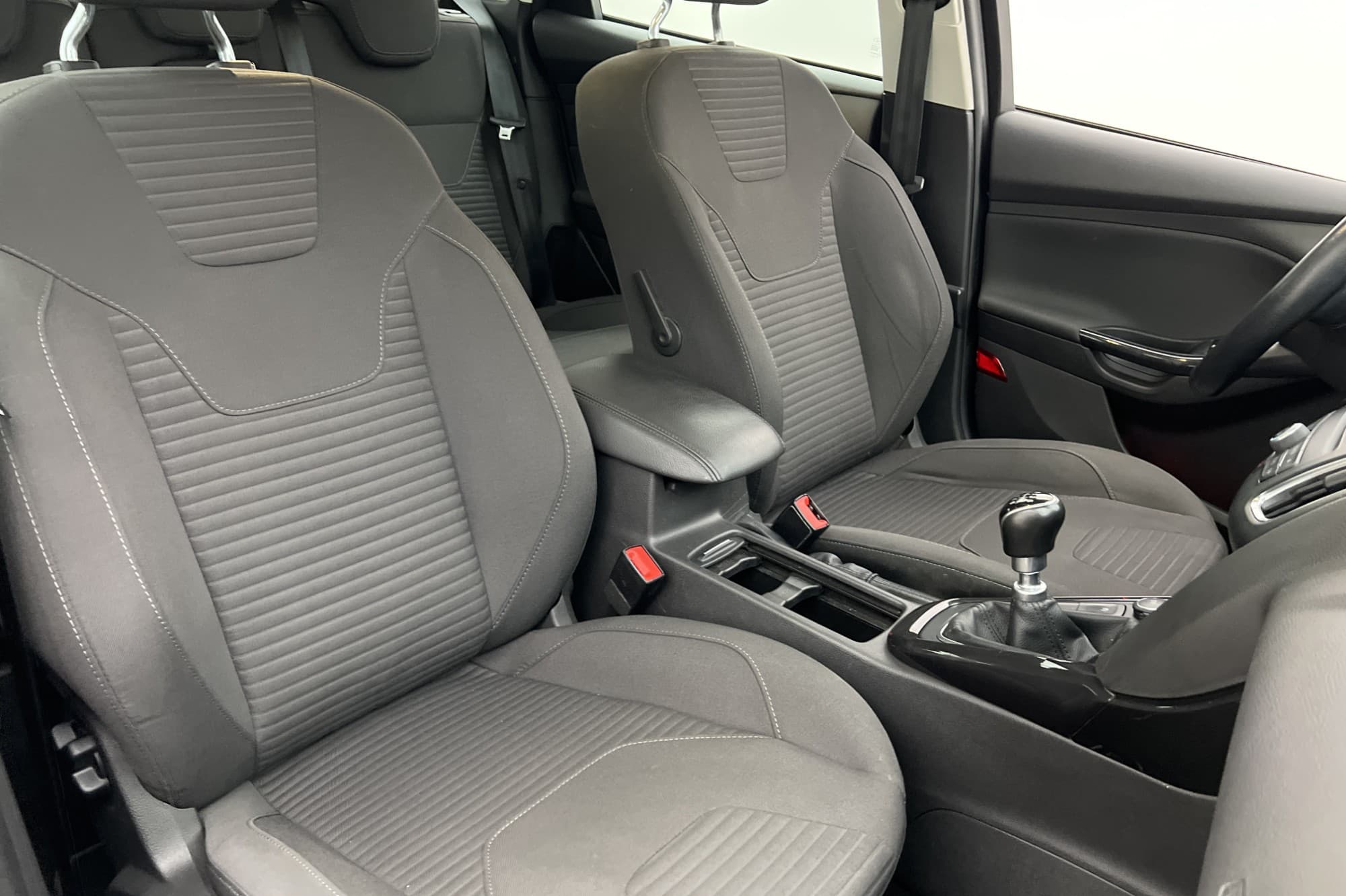 Ford Focus 1.0 EcoBoost 125hk Titanium Sony Sensorer CarPlay