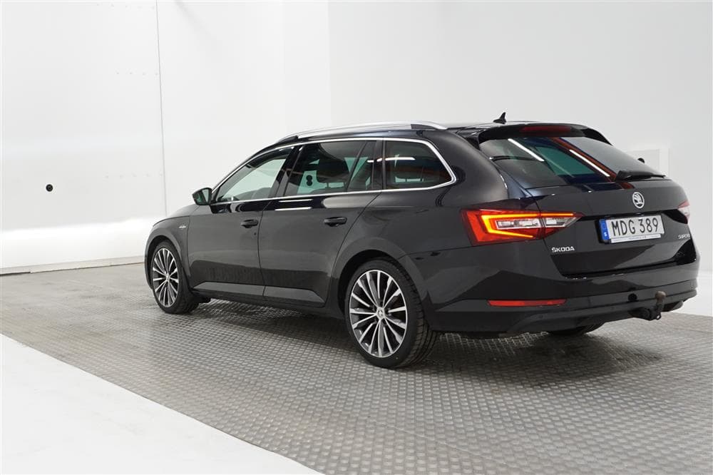 Skoda Superb 2.0 TDI Kombi 190hk L&K Pano Navi D-Värm Skinn